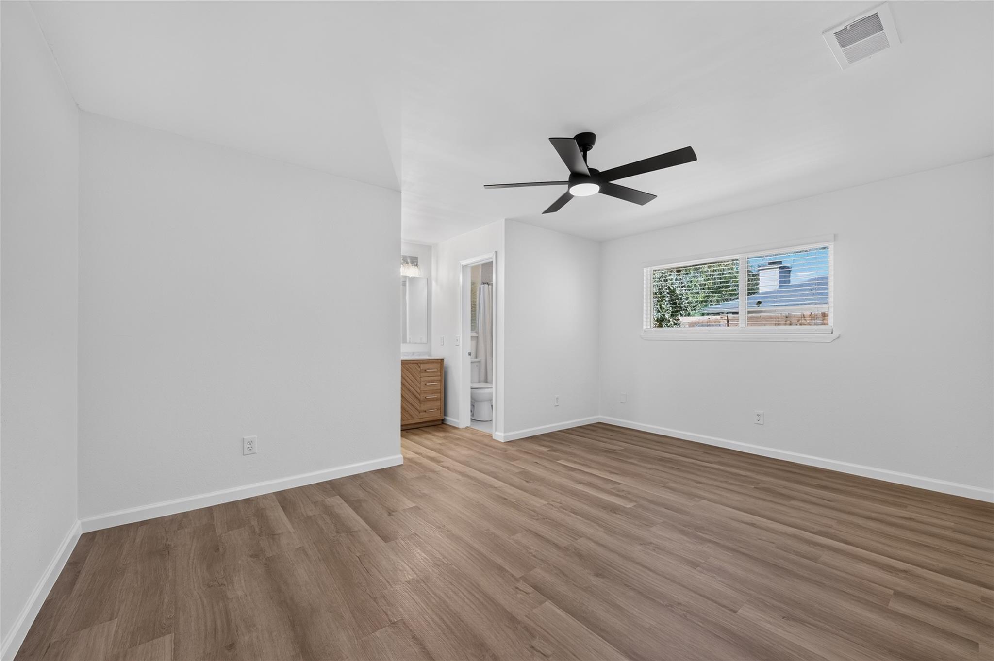 503 Lakeway Dr Property Photo 13