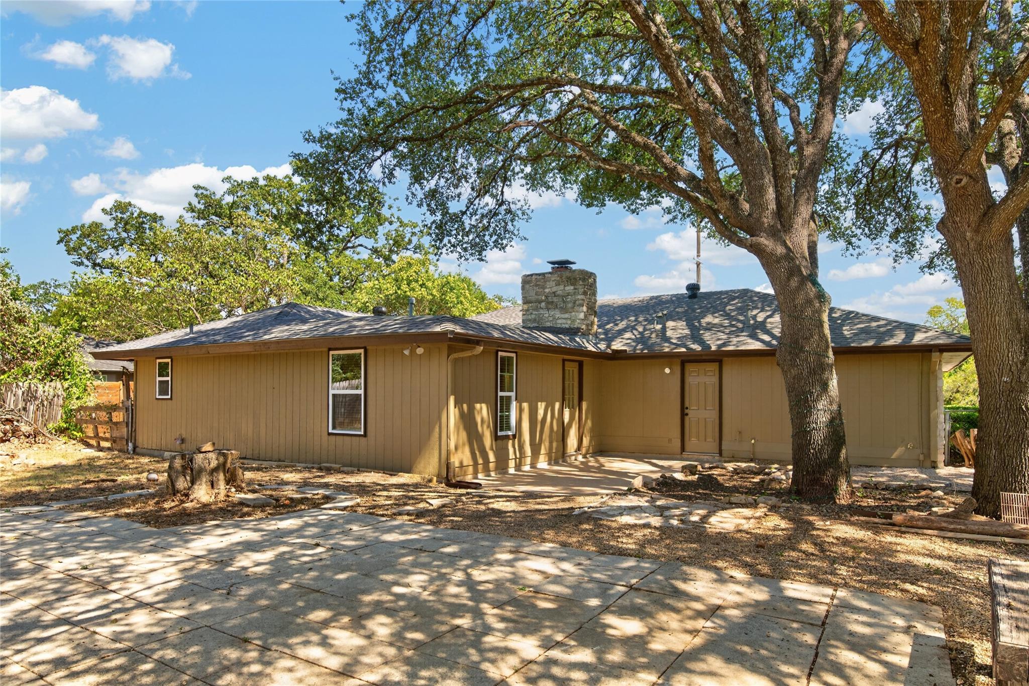503 Lakeway Dr Property Photo 19