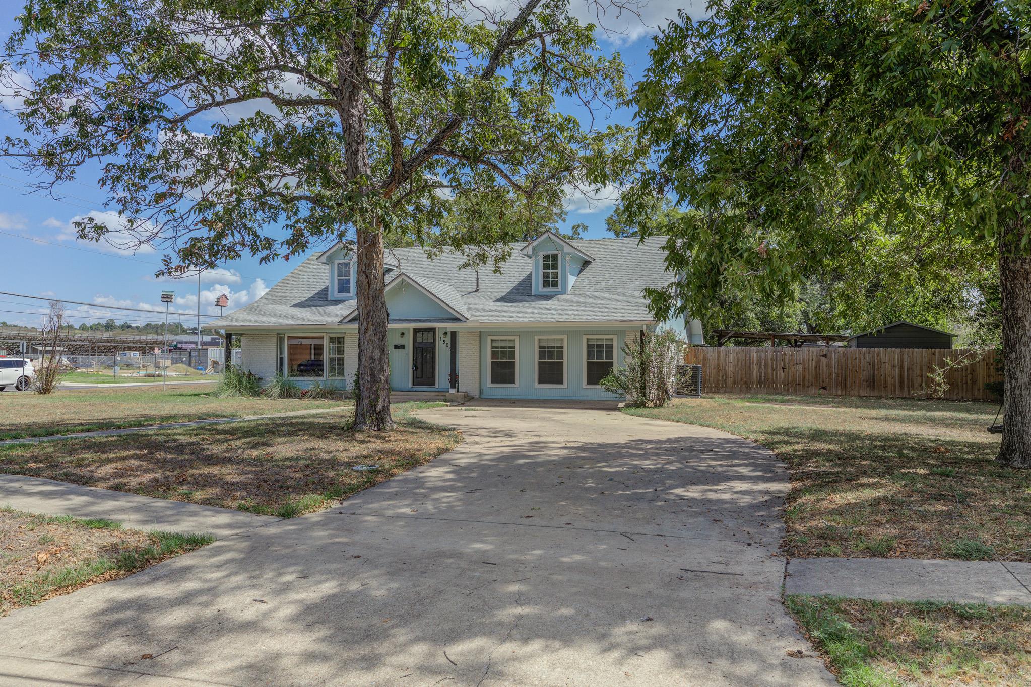 1509 Hill St Property Photo 4