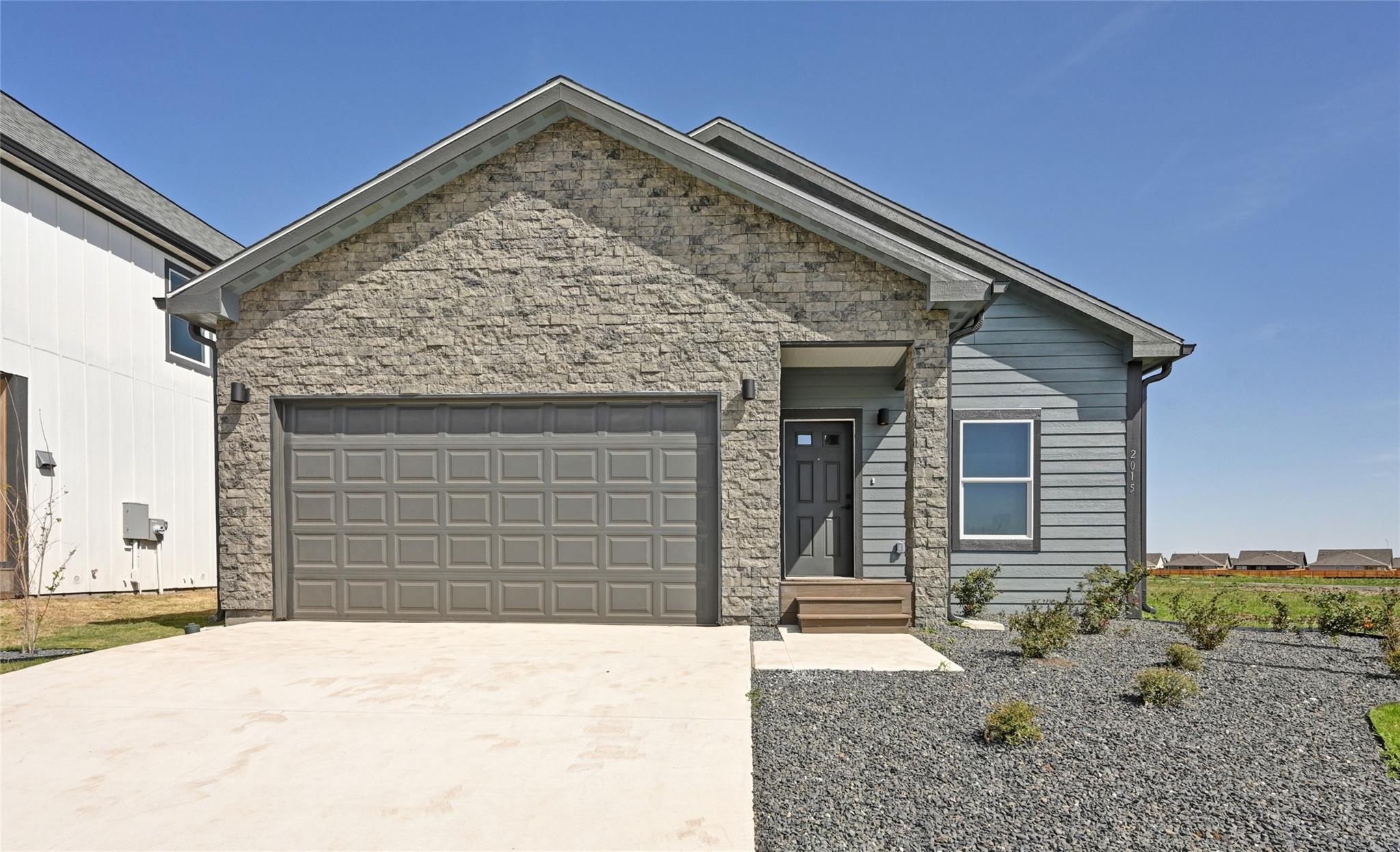 2015 Applewood DR