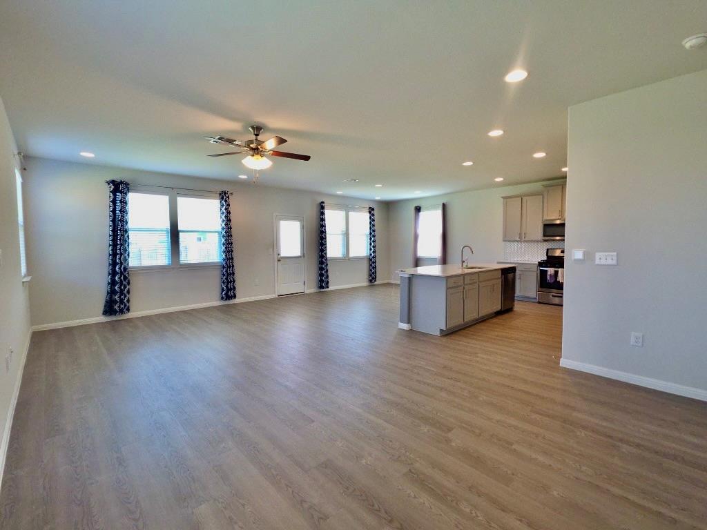 10400 Alemoor Dr Property Photo 2
