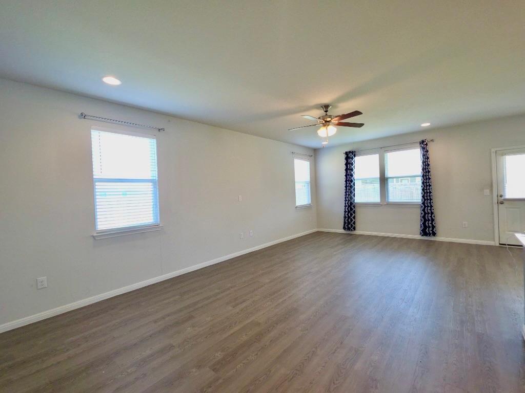 10400 Alemoor Dr Property Photo 3