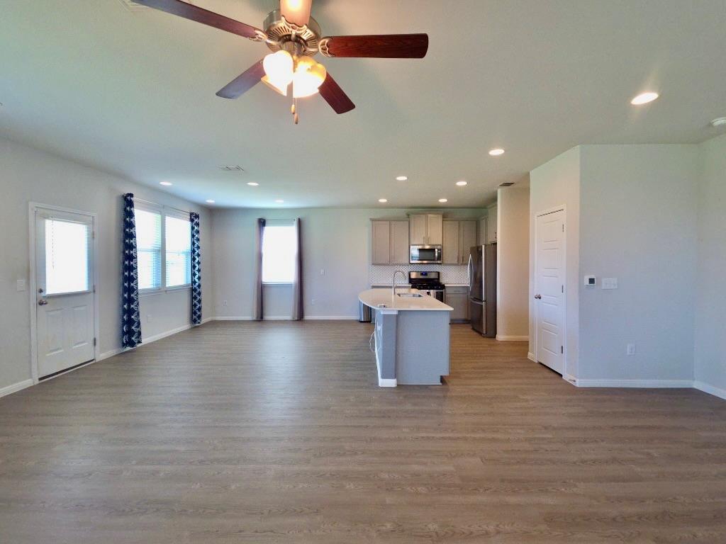 10400 Alemoor Dr Property Photo 5