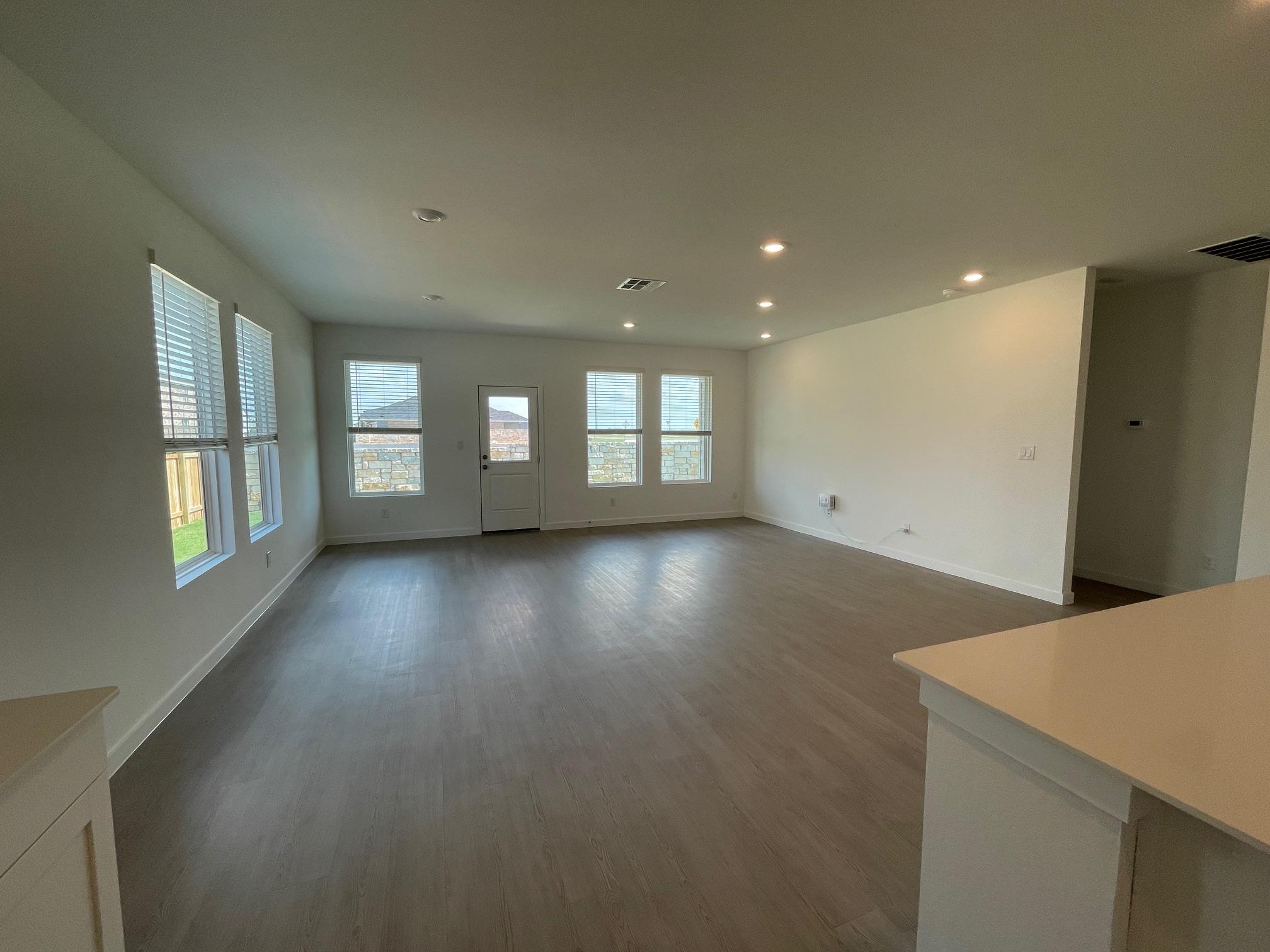 401 Sormonne Loop Property Photo 2