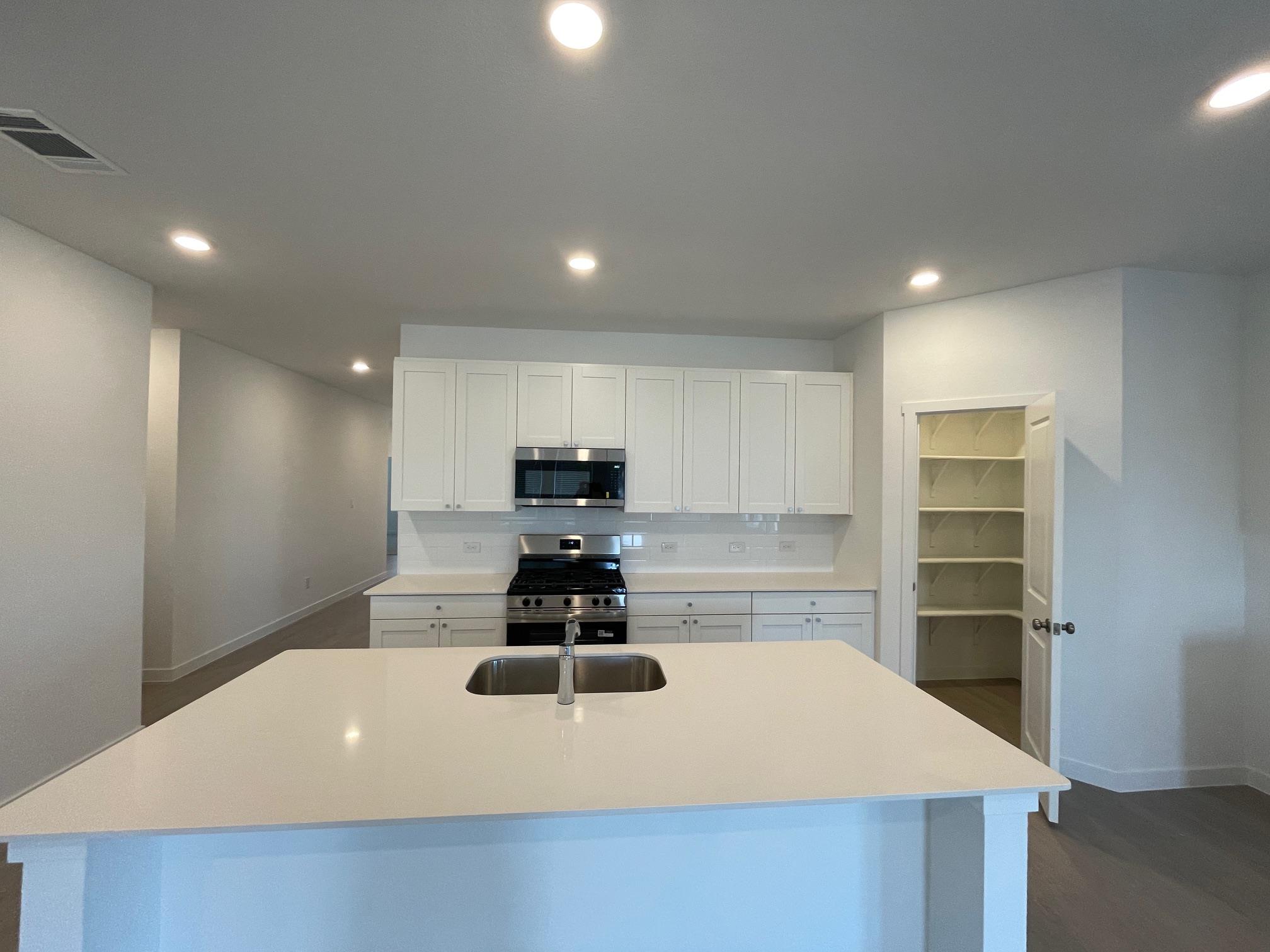 401 Sormonne Loop Property Photo 3