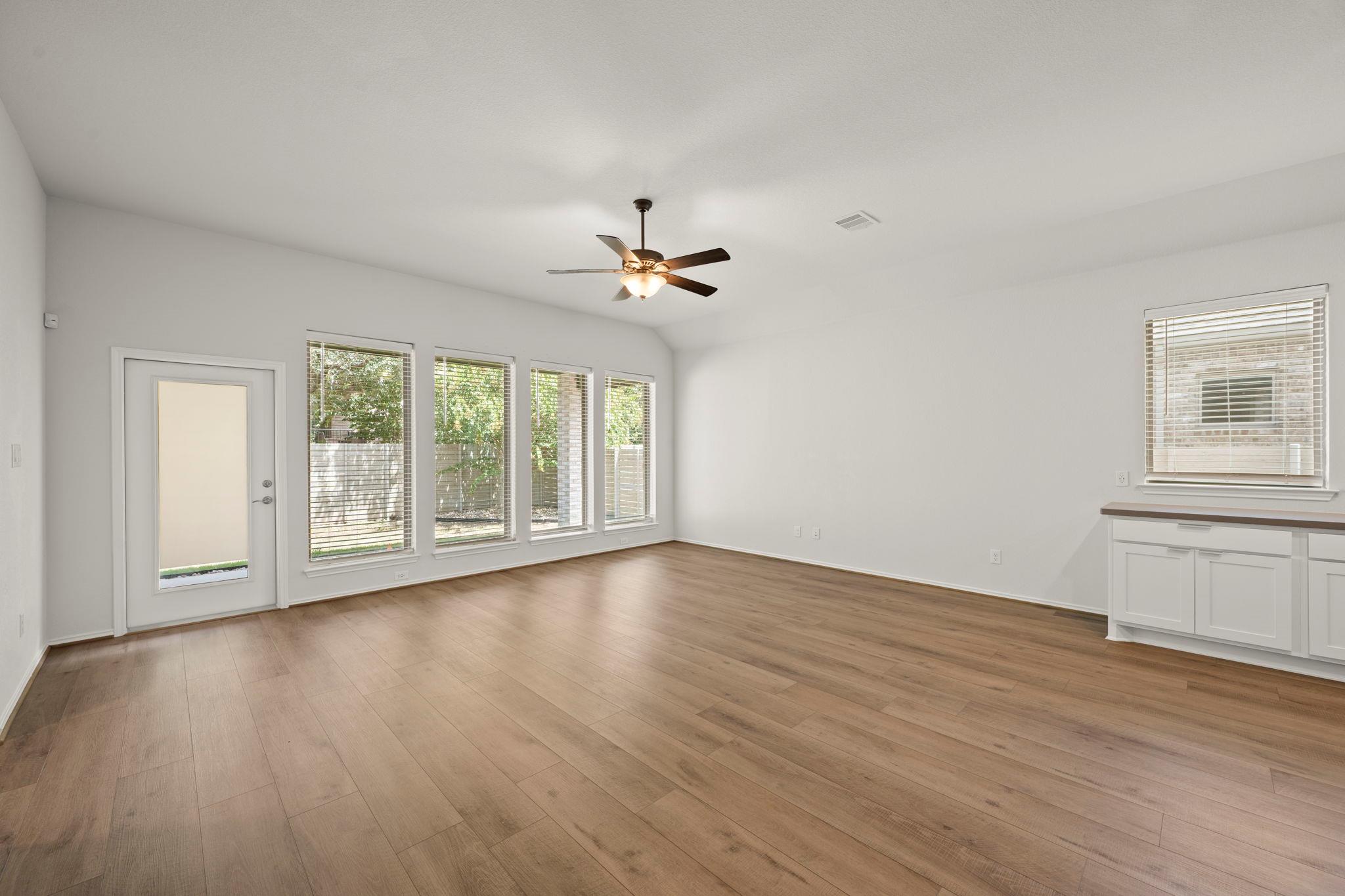 1113 Round Mountain Pass Property Photo 11
