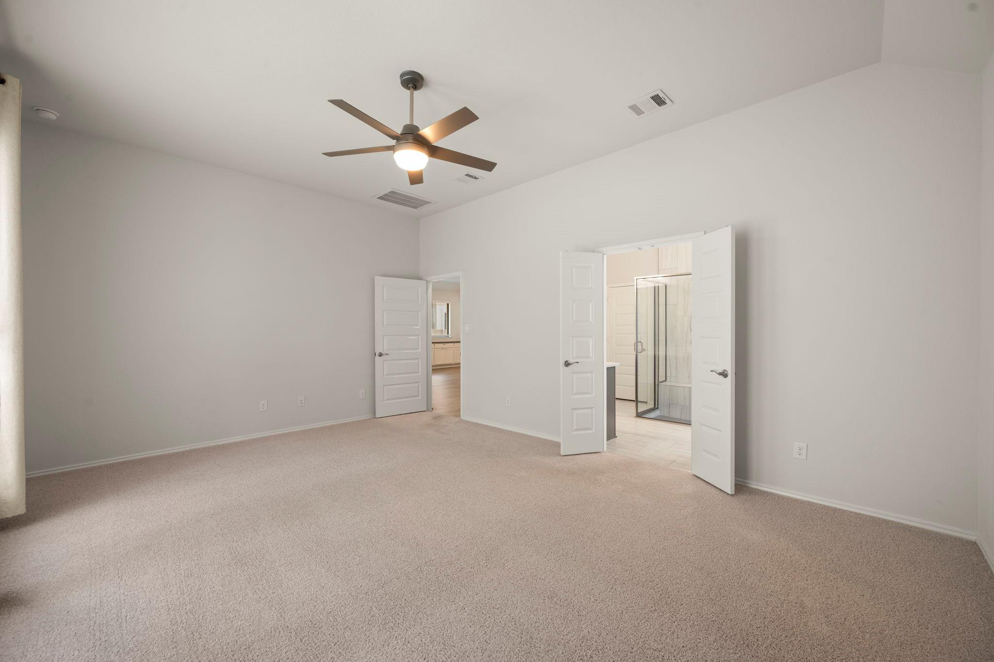 1113 Round Mountain Pass Property Photo 15
