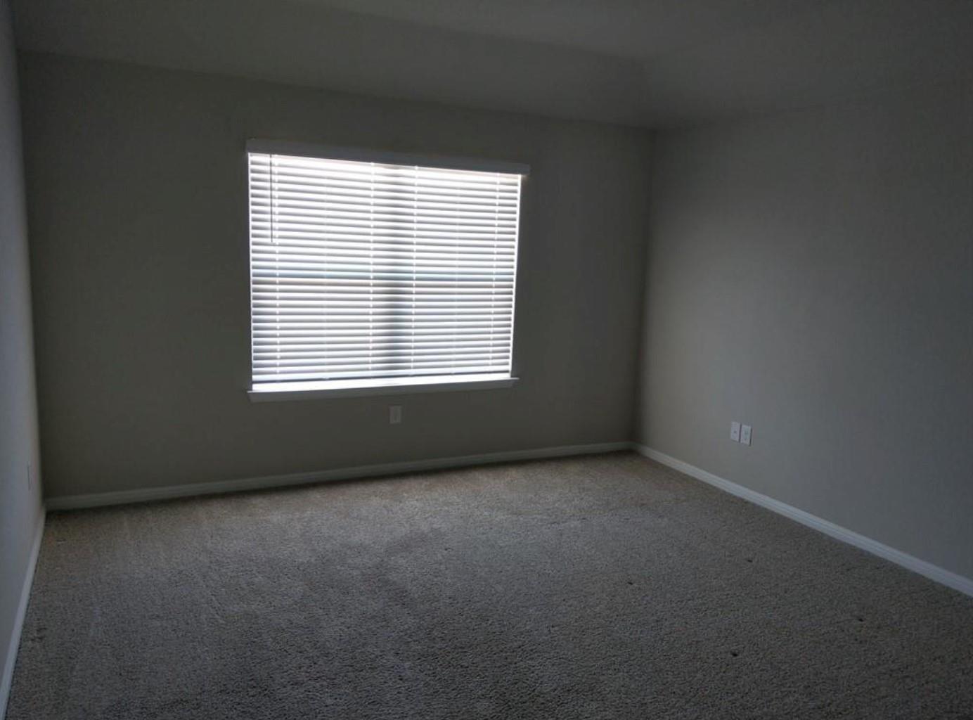 109 Schuster Ct Property Photo 5