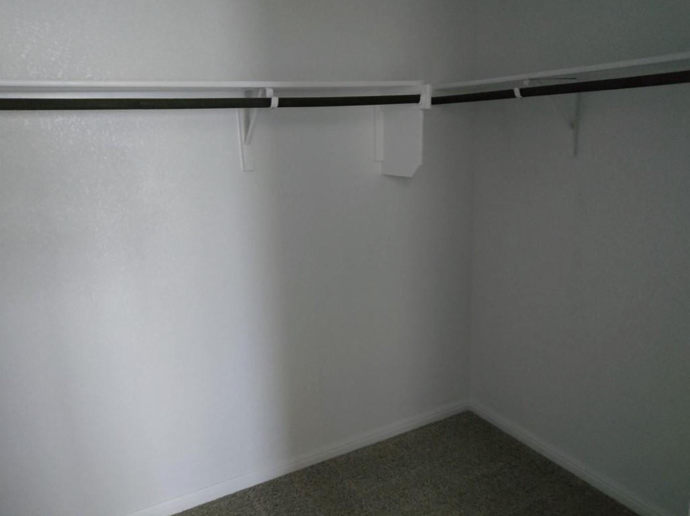 109 Schuster Ct Property Photo 8
