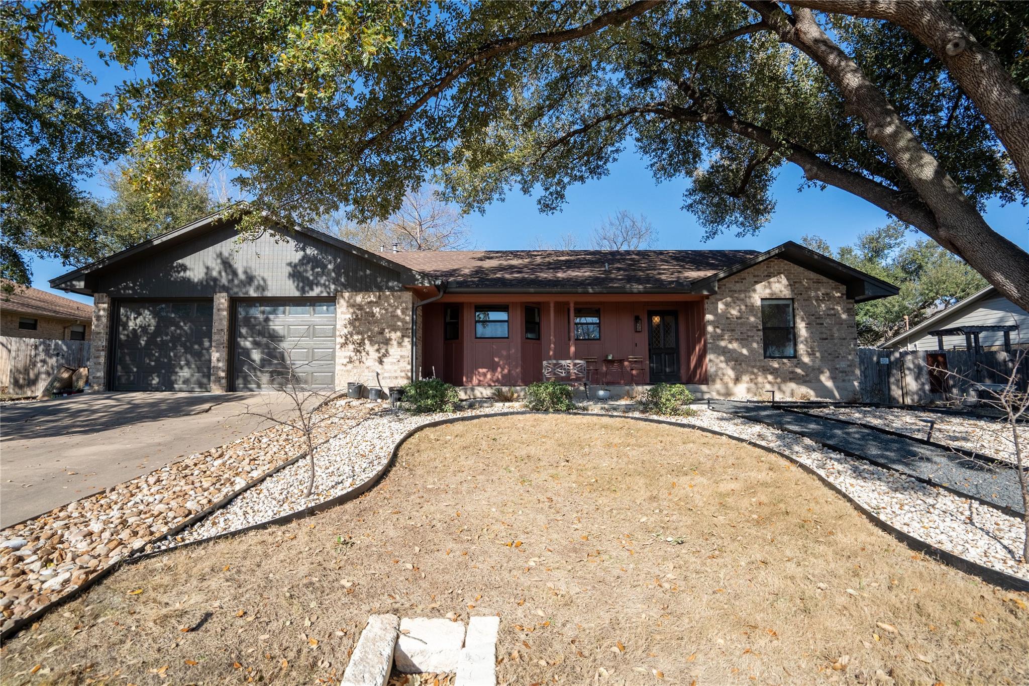 2202 Carolyn Dr Property Photo