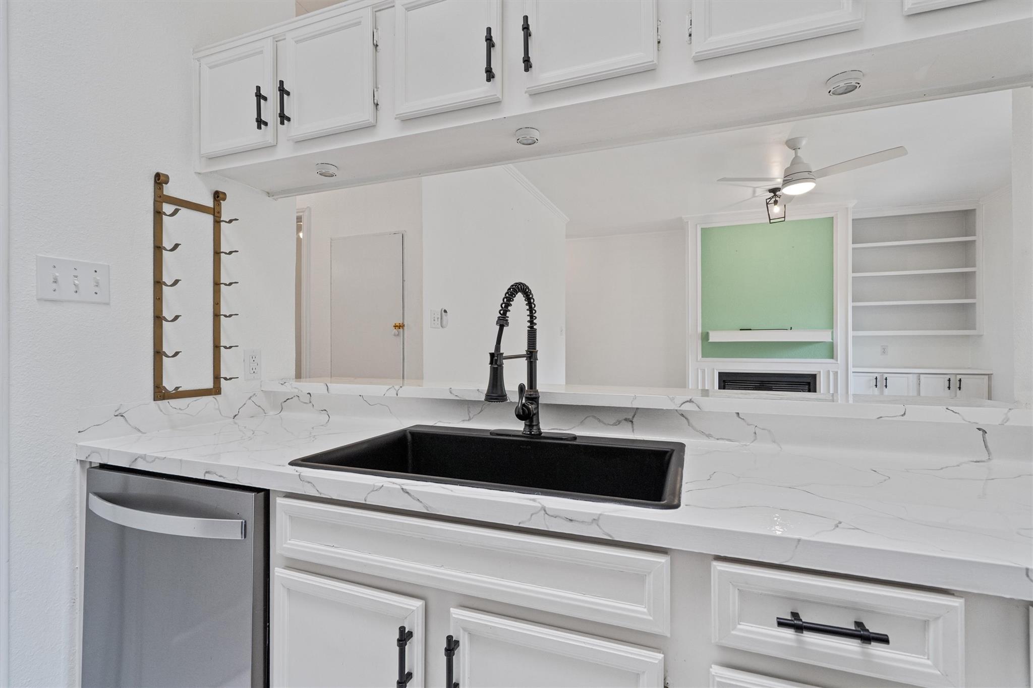6501 Columbia Oaks Ct #10 Property Photo 12