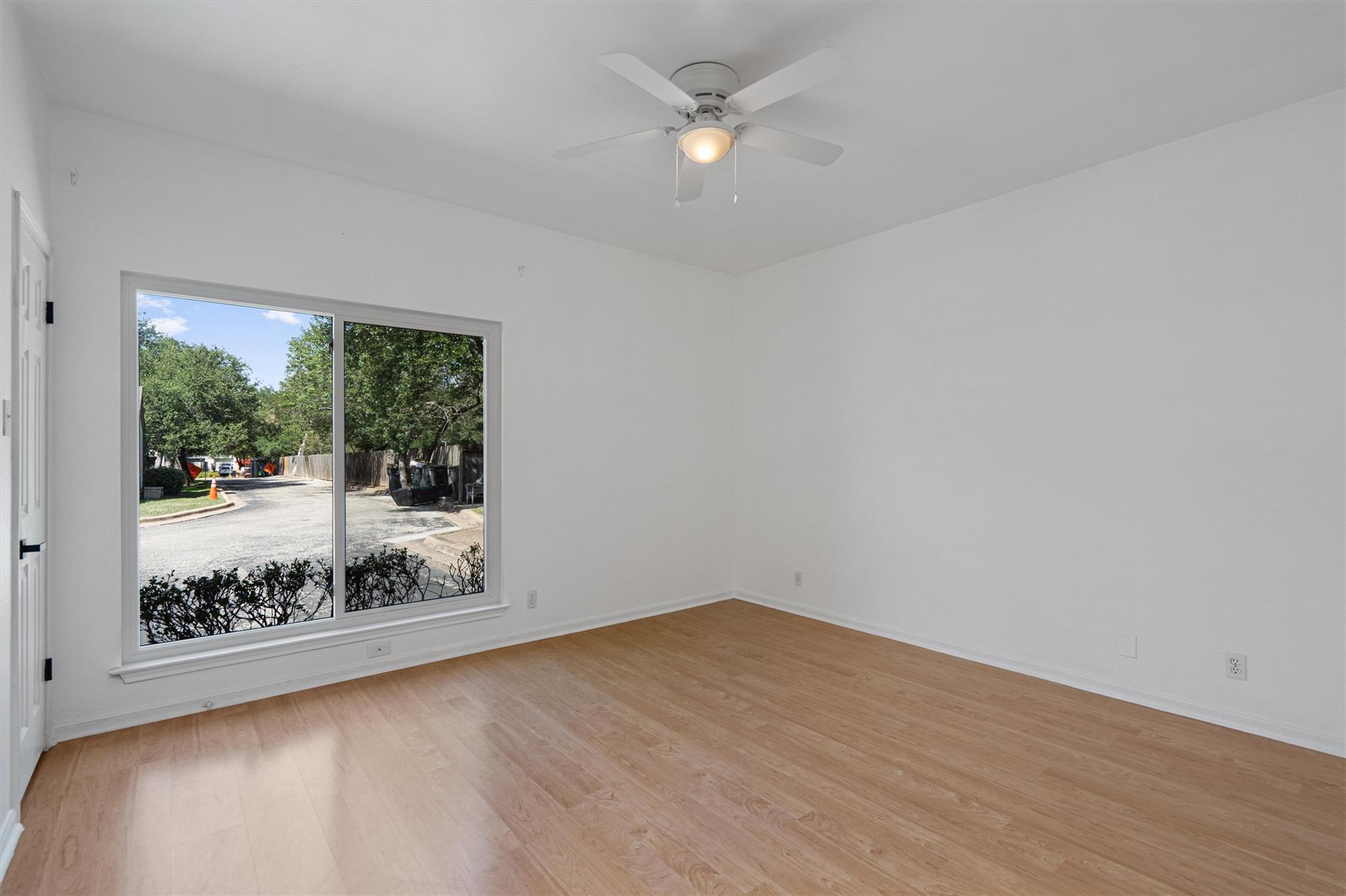 6501 Columbia Oaks Ct #10 Property Photo 13