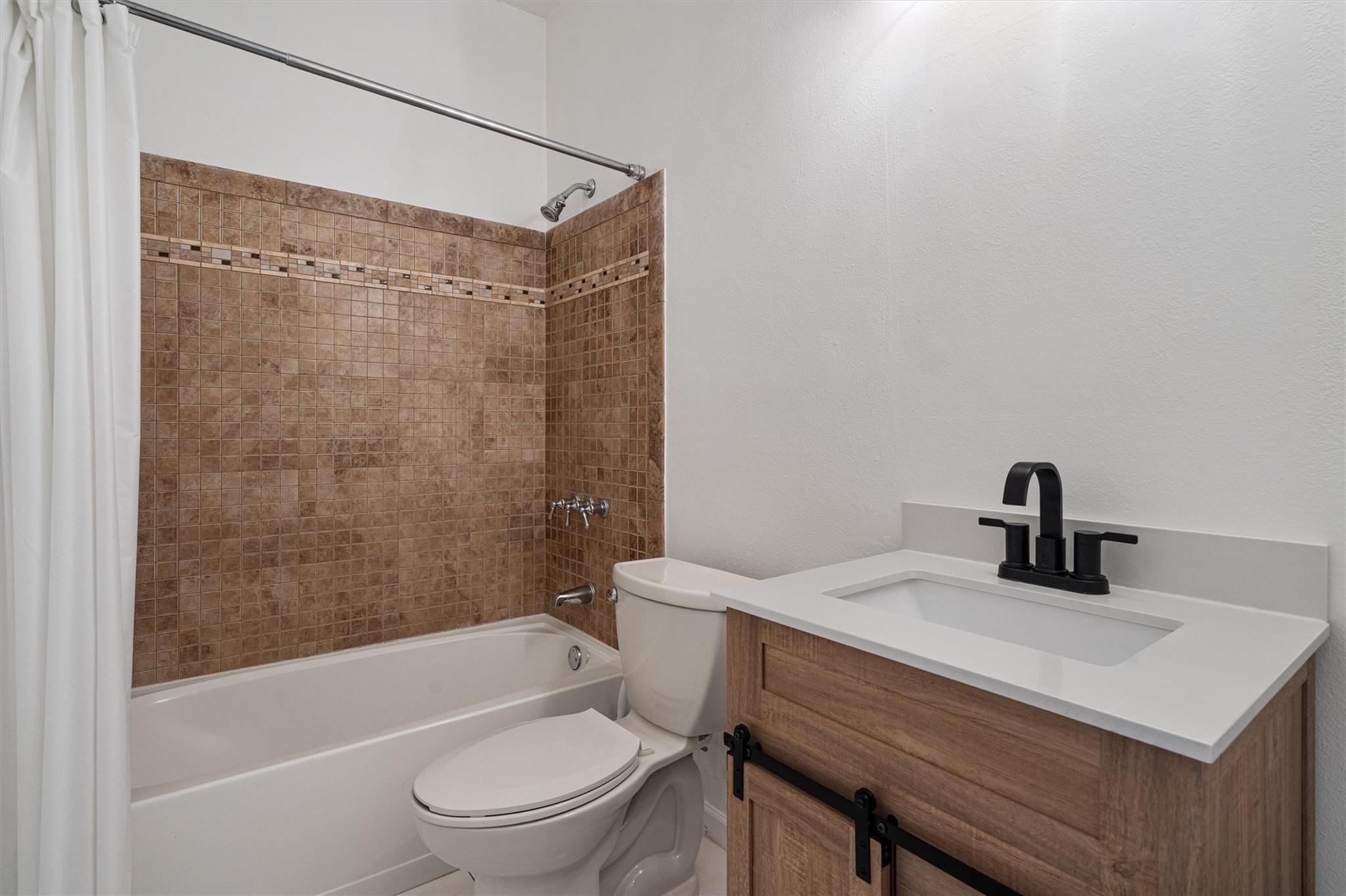 6501 Columbia Oaks Ct #10 Property Photo 18