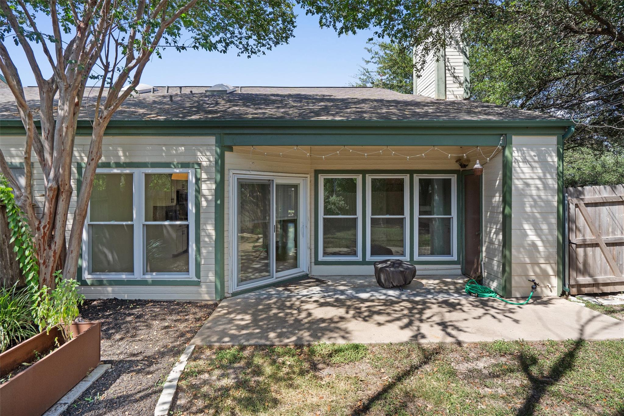 6501 Columbia Oaks Ct #10 Property Photo 20