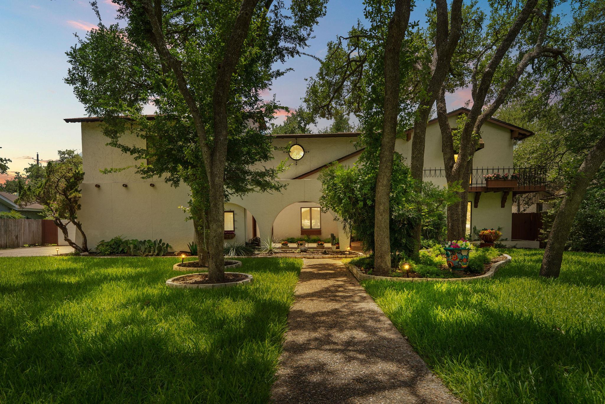 11923 Brookwood Cir Property Photo 1