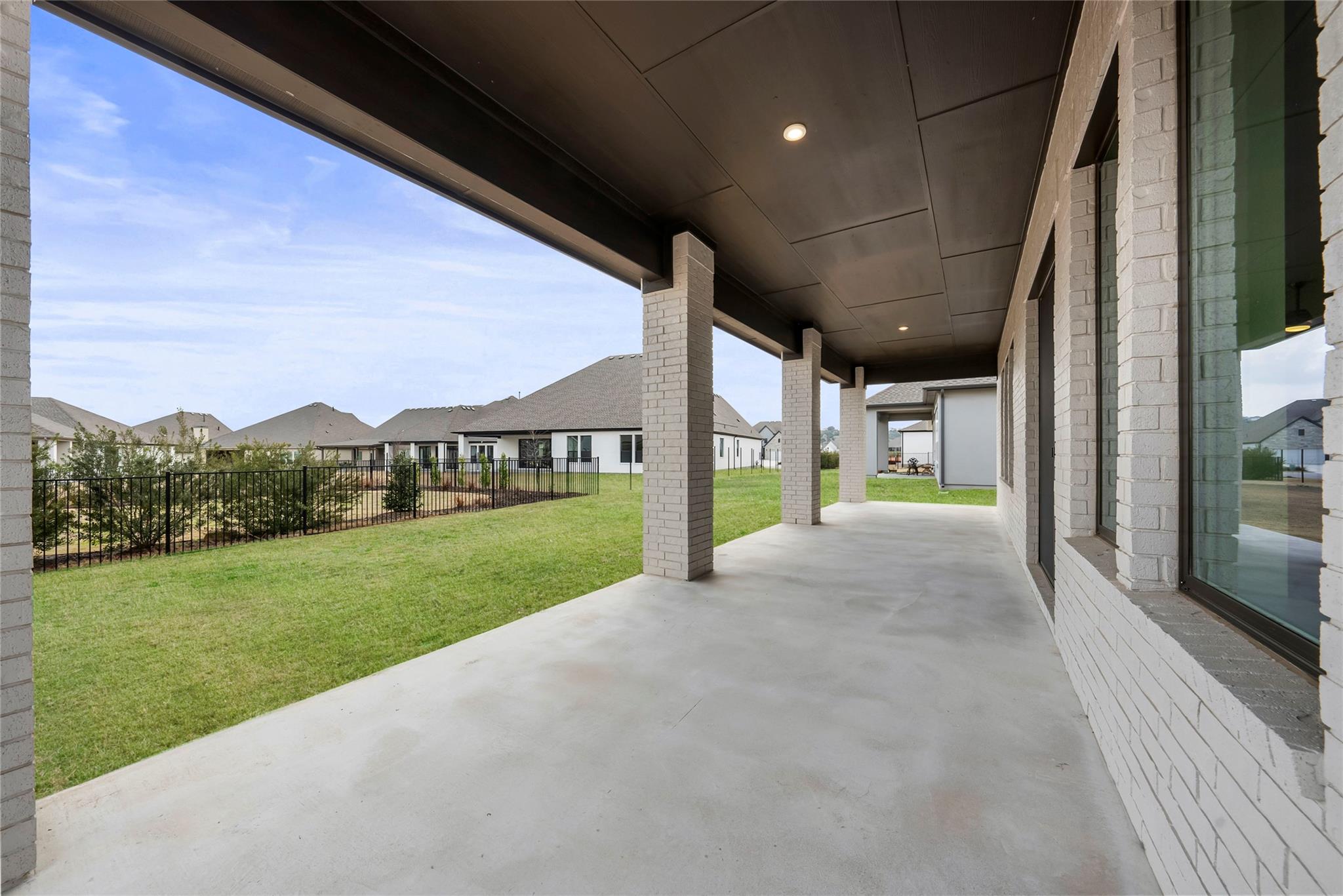 628 Hallwood Dr Property Photo 9