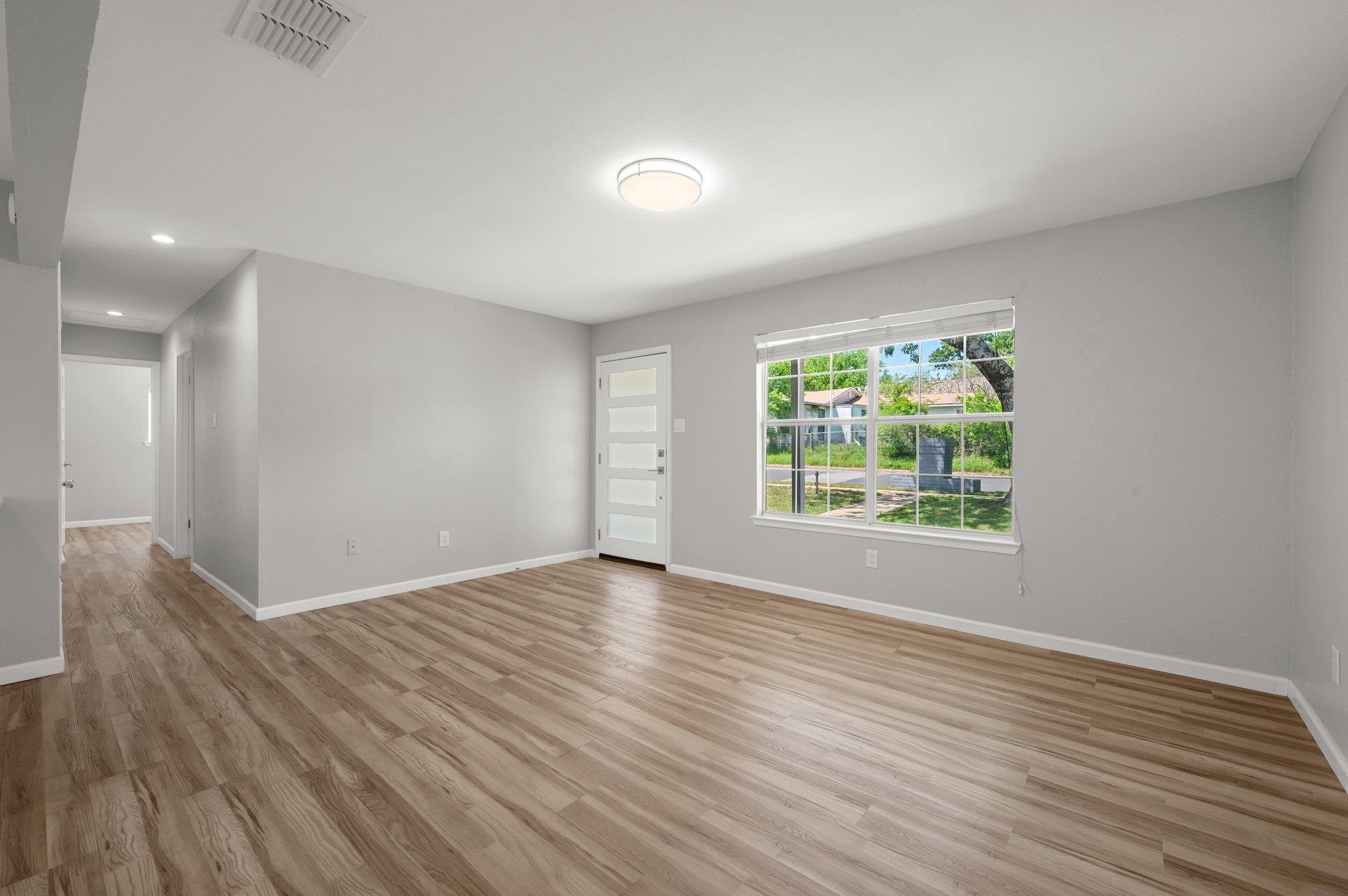 1111 Lawson Ln Property Photo 20