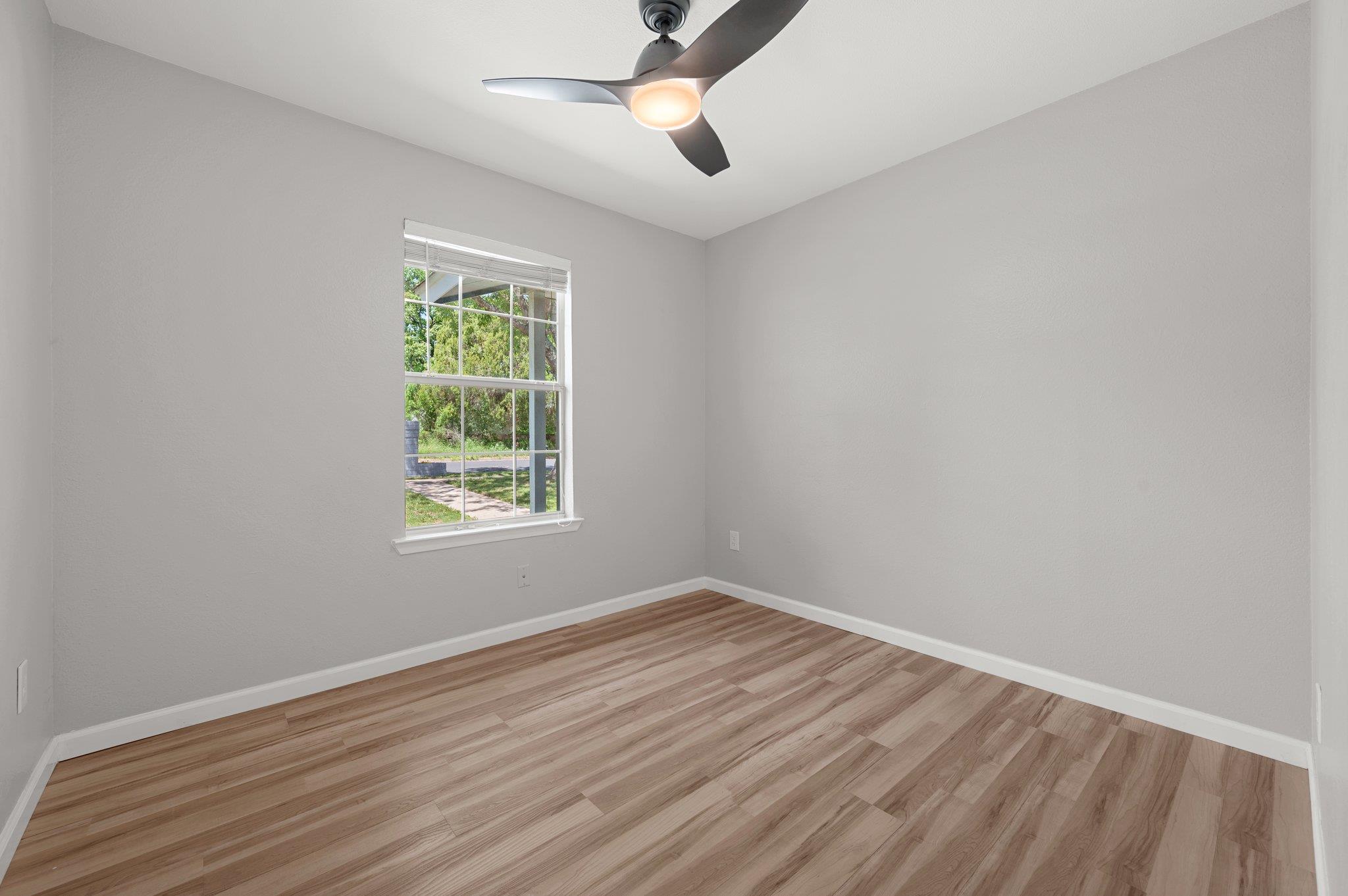 1111 Lawson Ln Property Photo 24