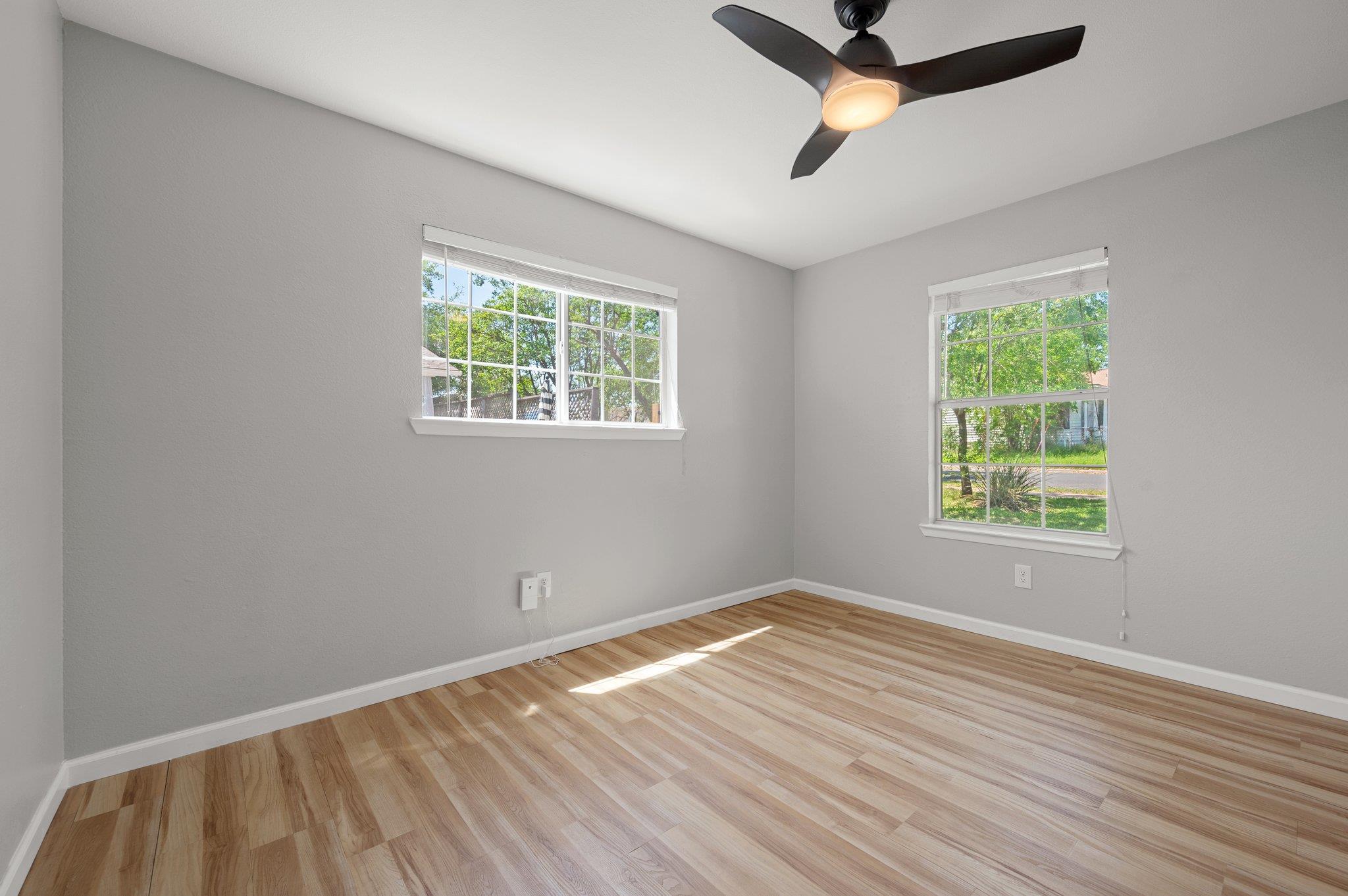 1111 Lawson Ln Property Photo 25