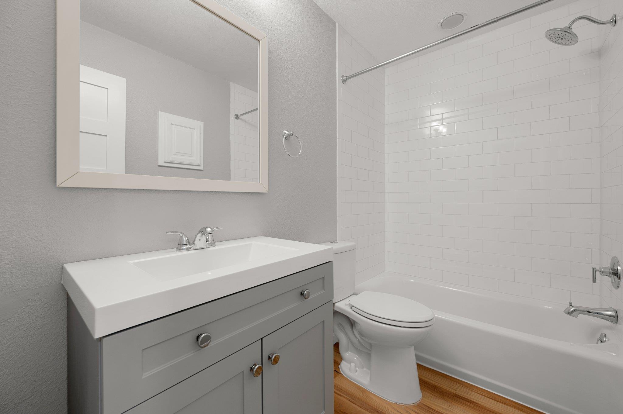 1111 Lawson Ln Property Photo 26