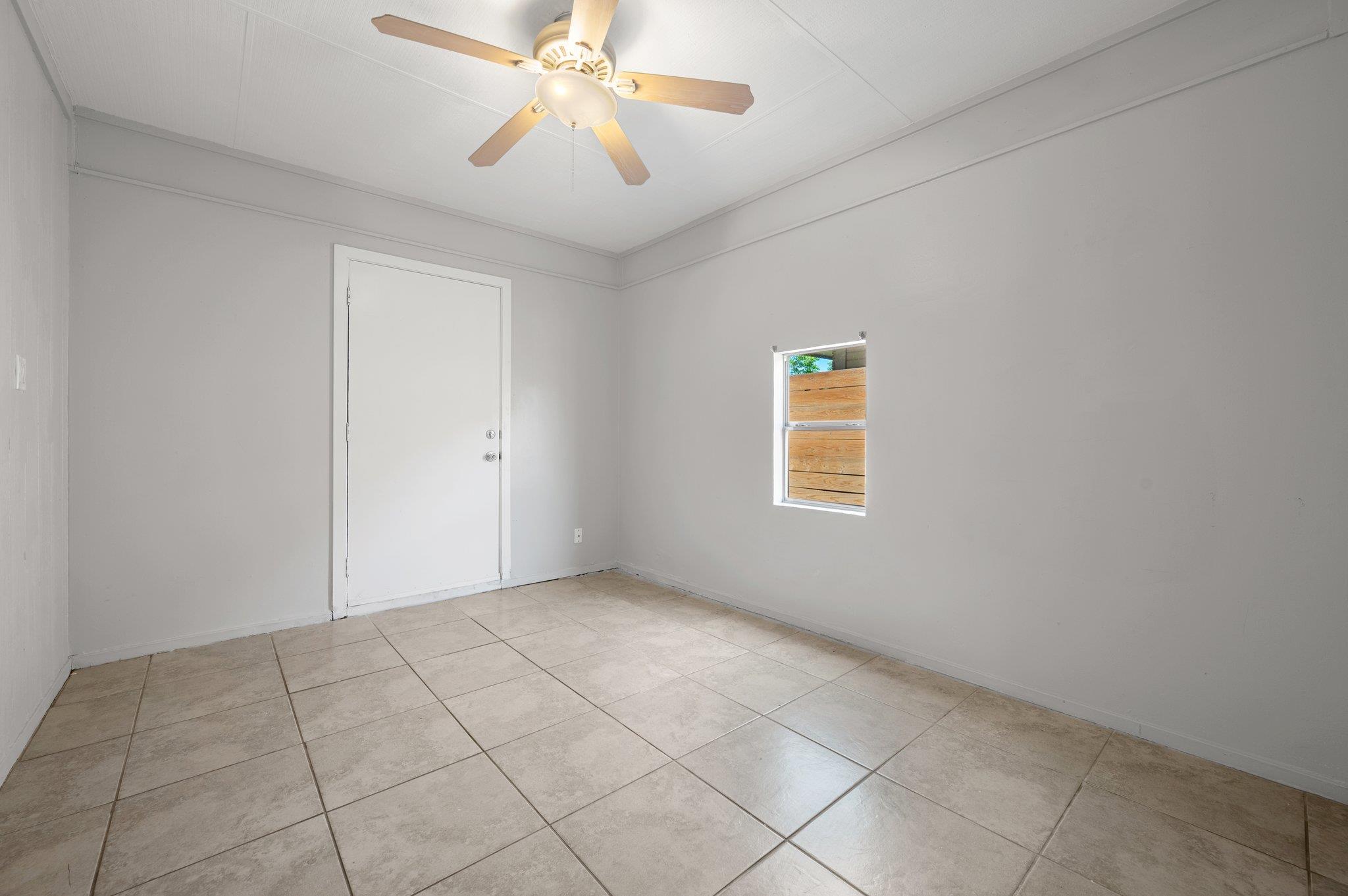 1111 Lawson Ln Property Photo 27
