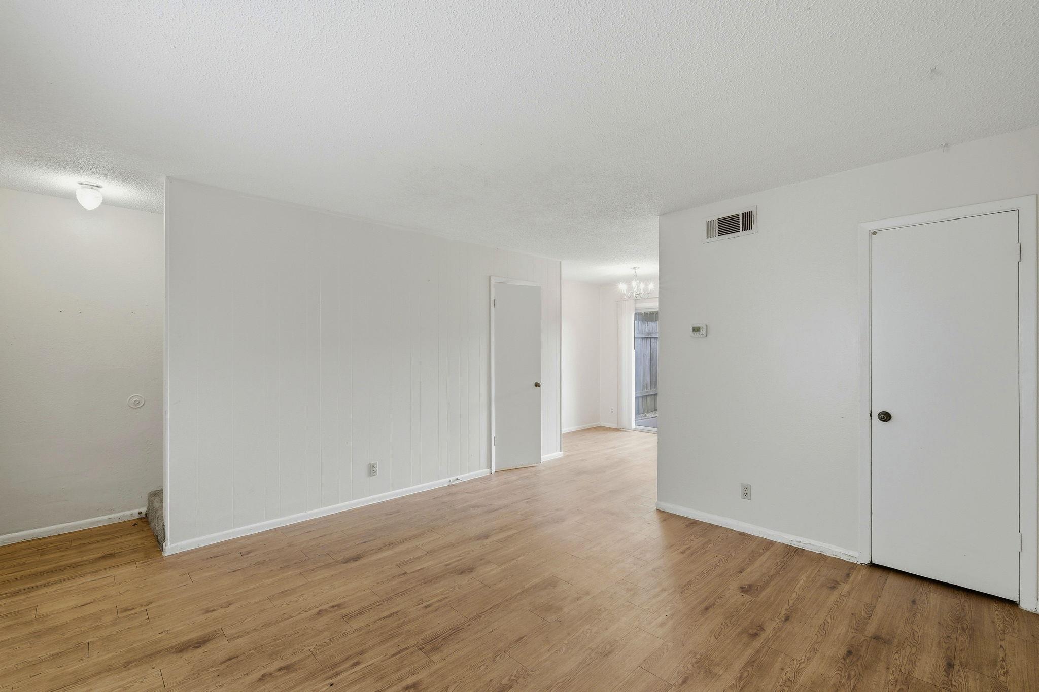 2319 Greenfield Pkwy #103 Property Photo 7