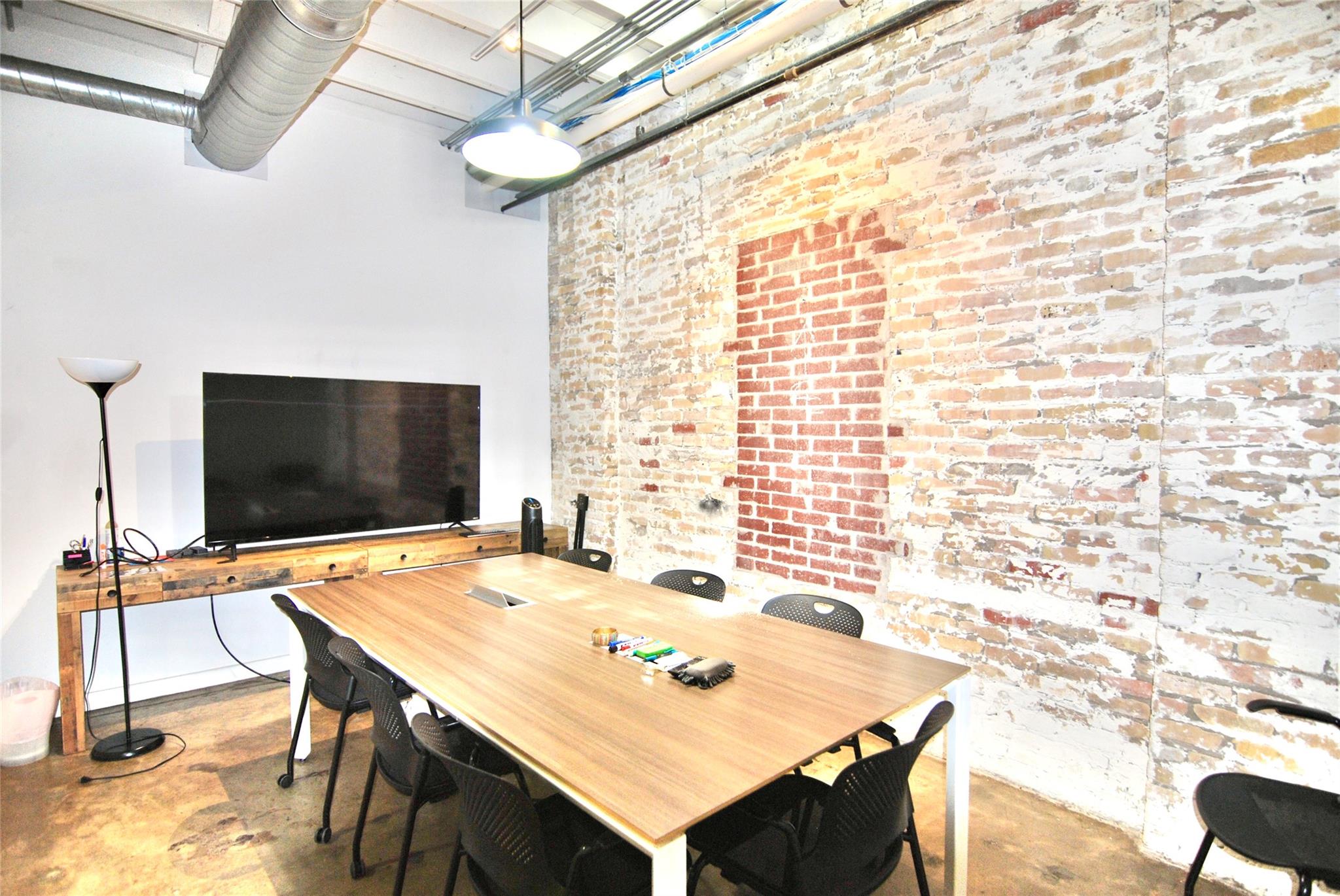 1101 E 6th St #c Property Photo 9