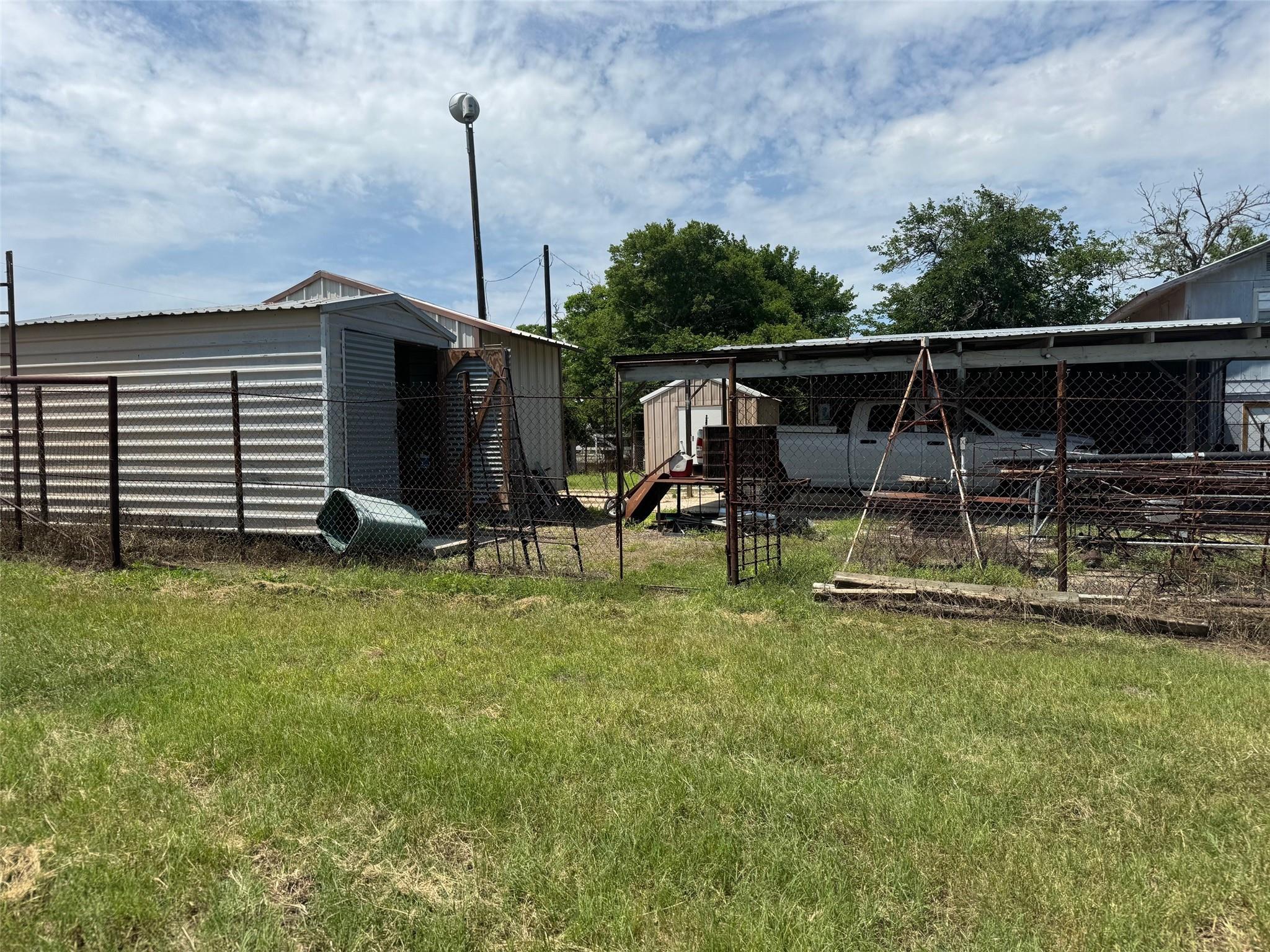 1620 N Pecos St N Property Photo 2