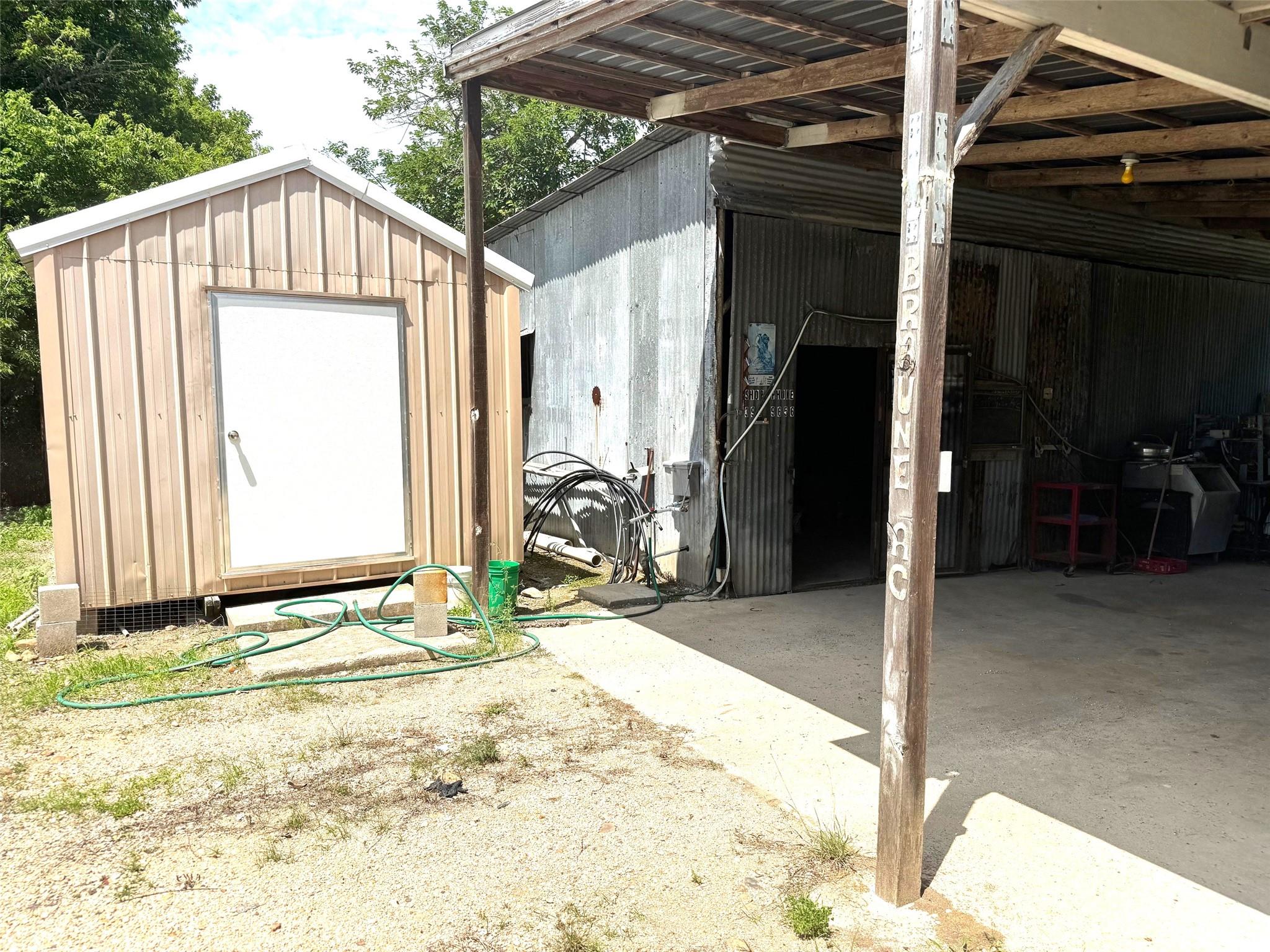 1620 N Pecos St N Property Photo 3