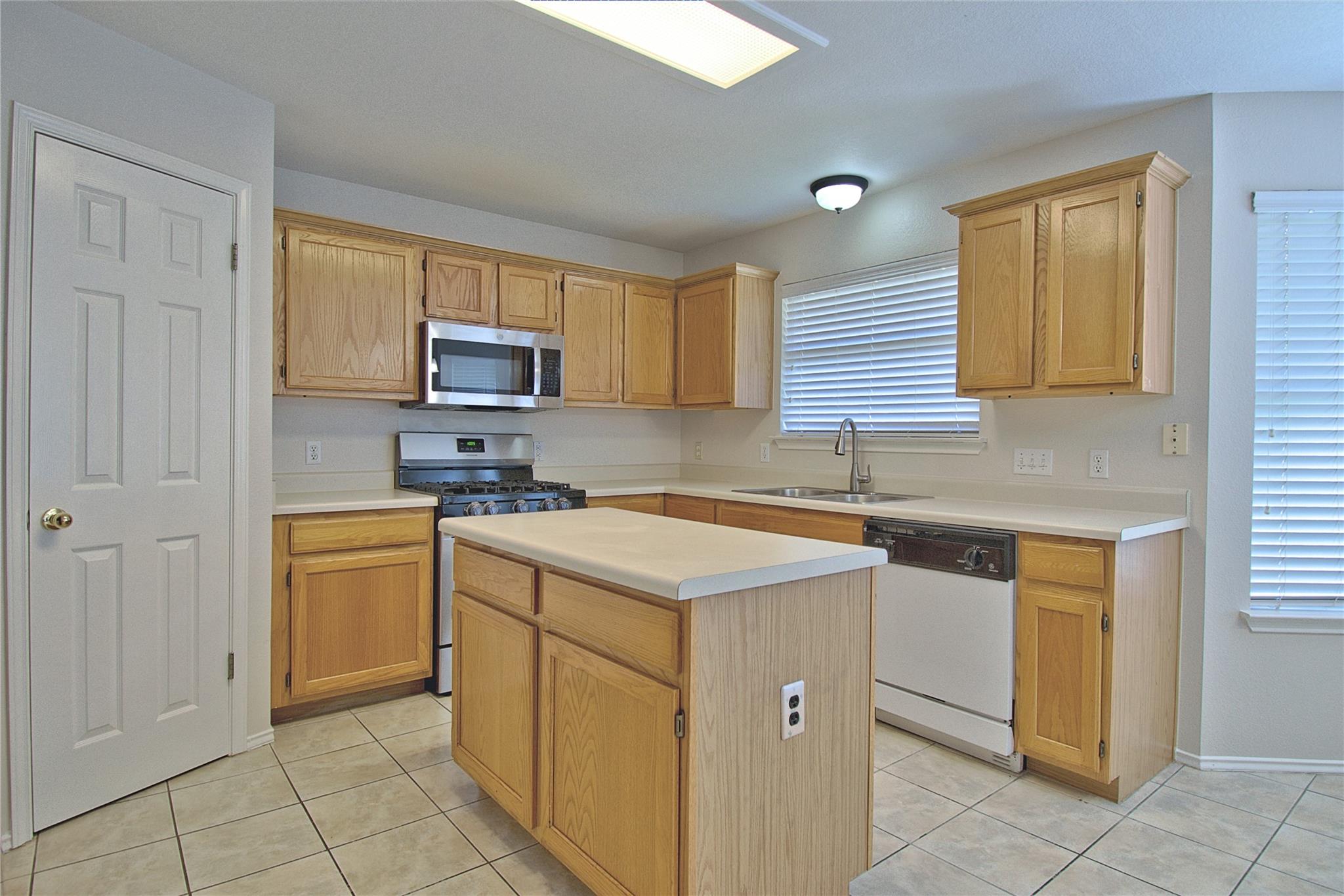 3224 Texas Topaz Dr Property Photo 5