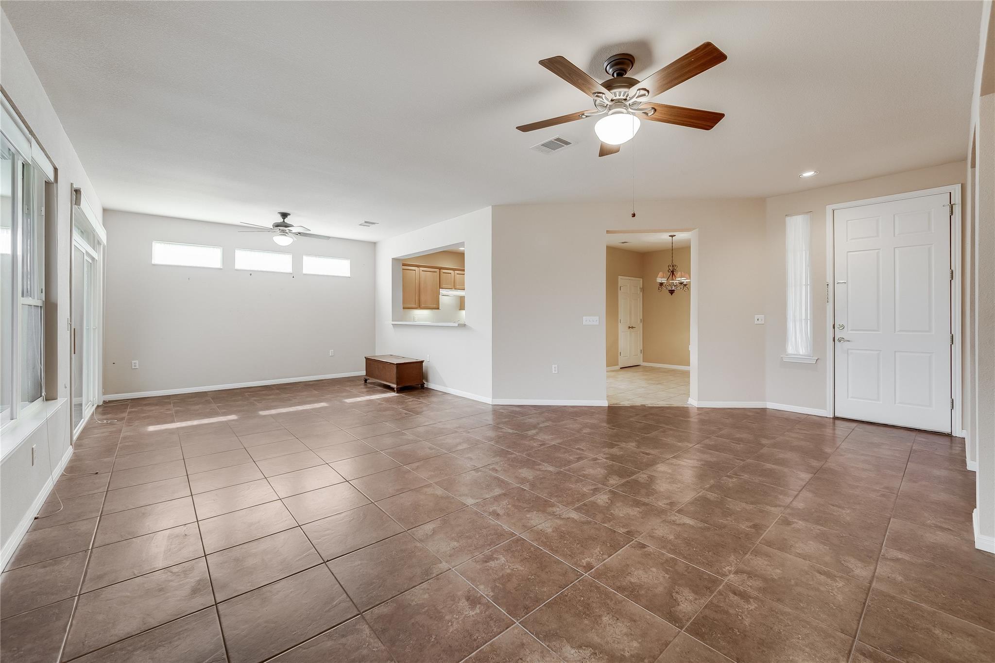 100 Bluestem Dr Property Photo 4