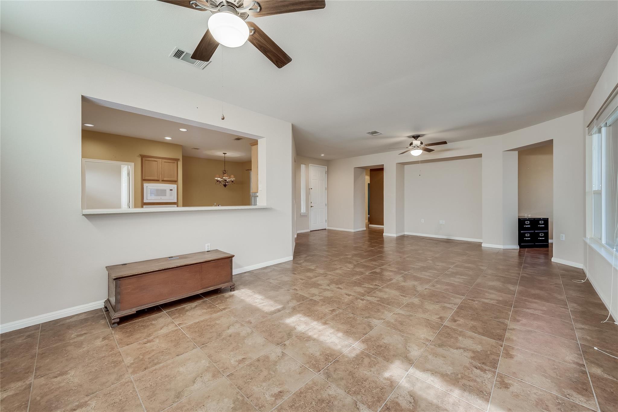 100 Bluestem Dr Property Photo 5