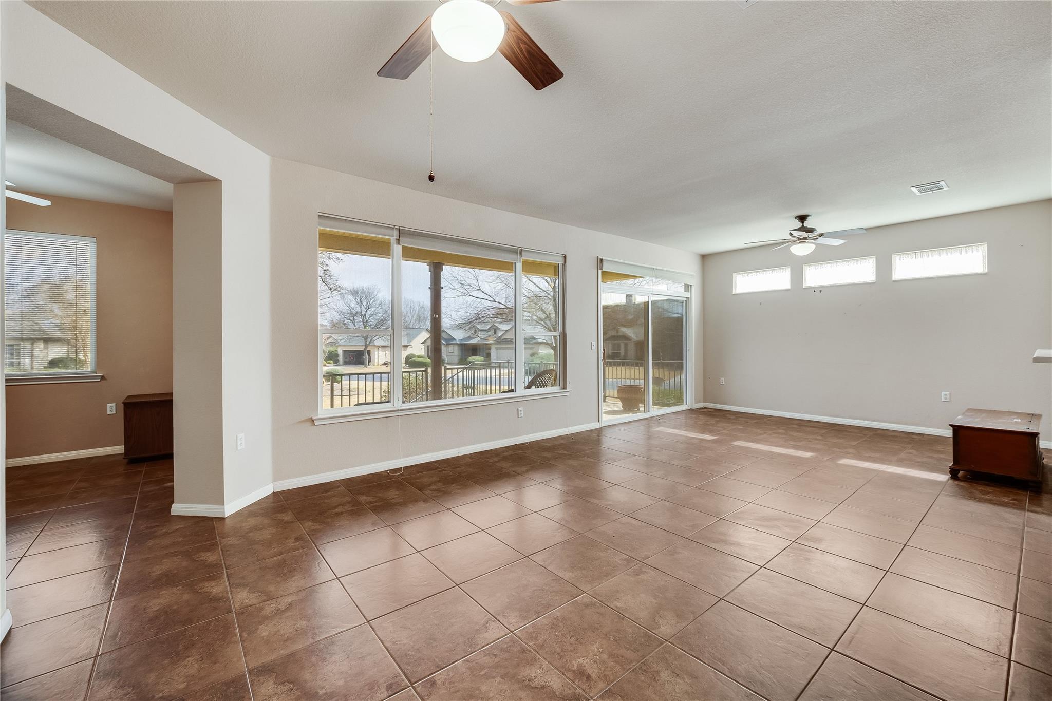 100 Bluestem Dr Property Photo 6
