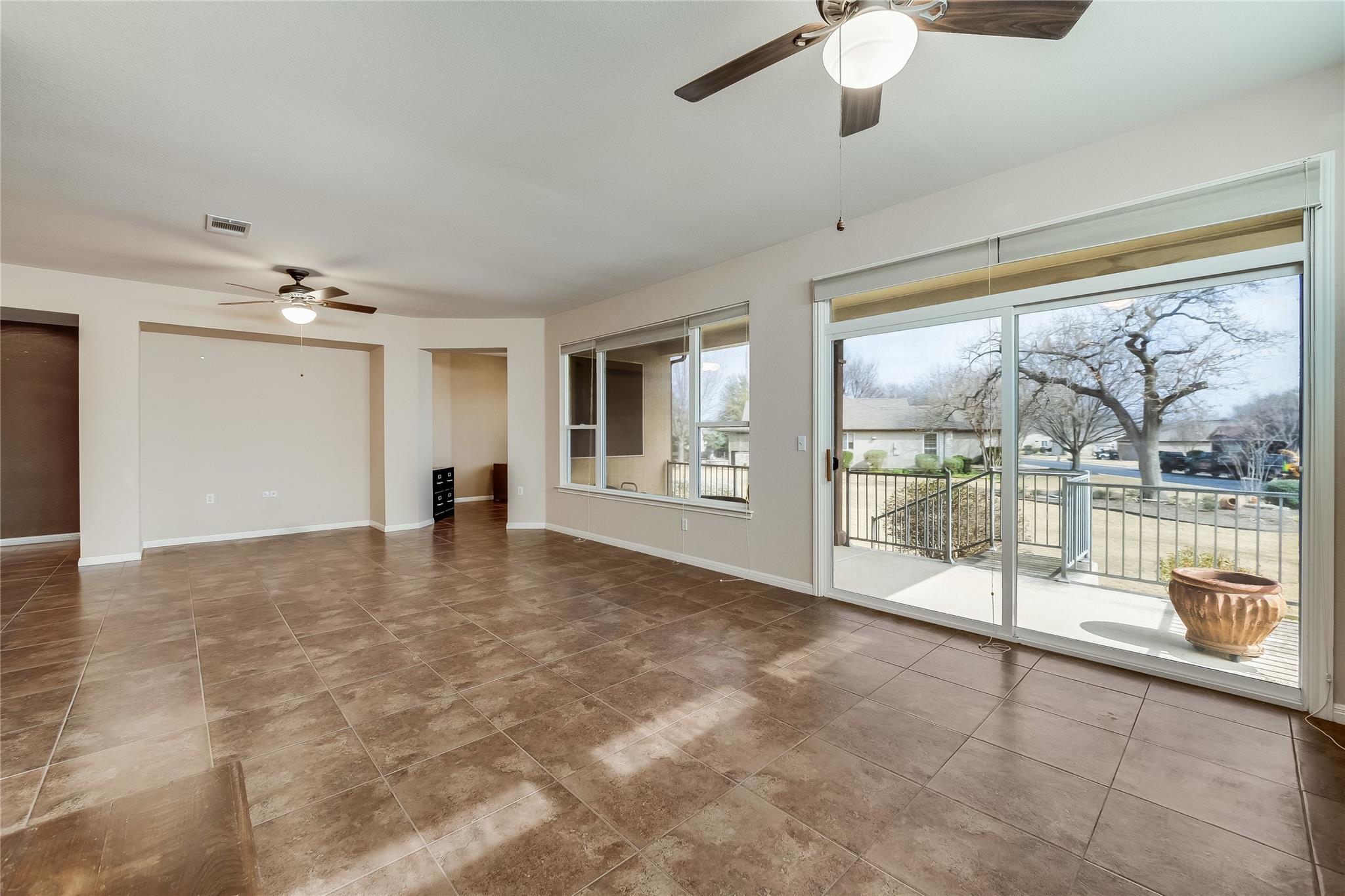 100 Bluestem Dr Property Photo 7