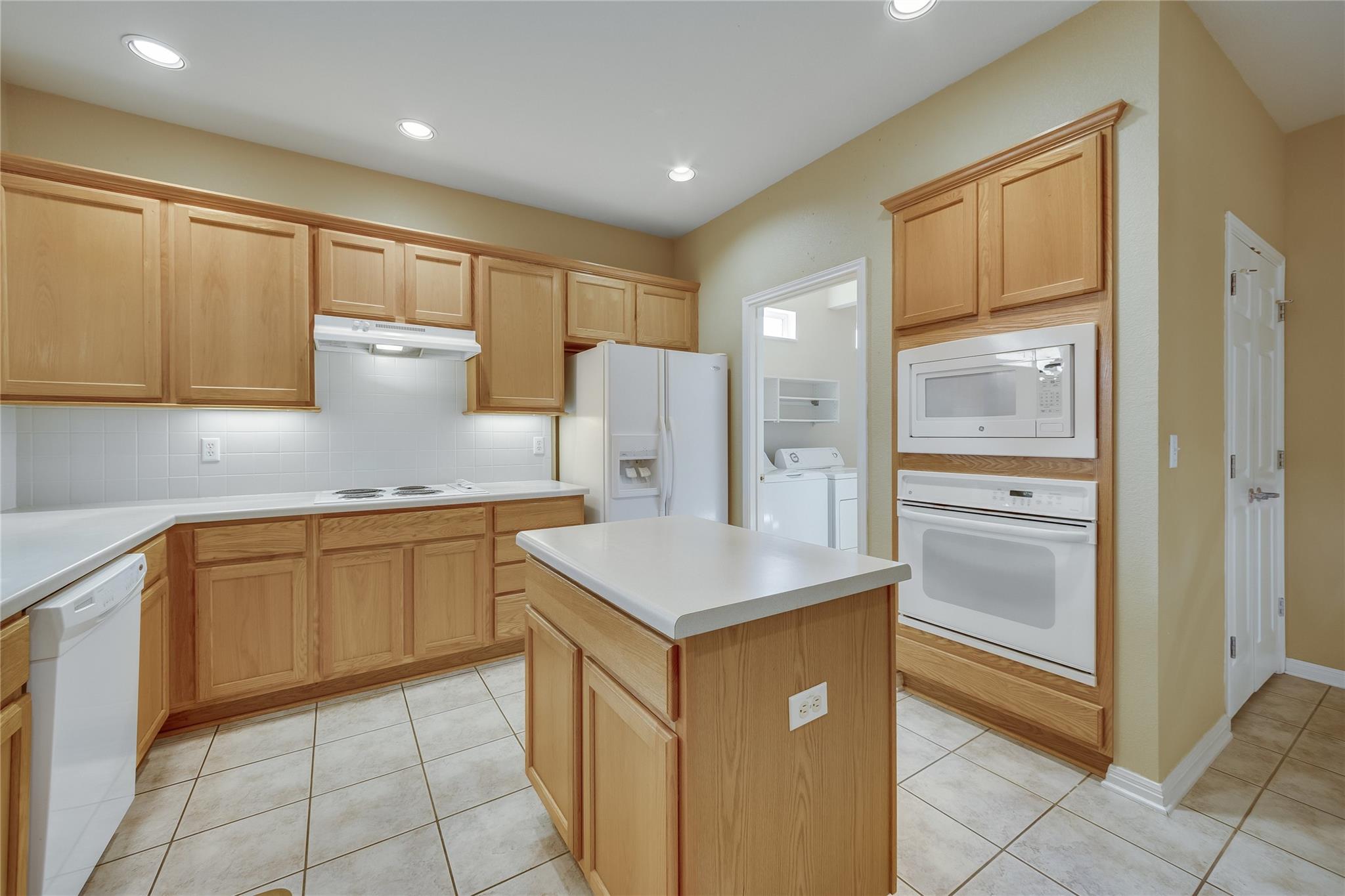 100 Bluestem Dr Property Photo 12