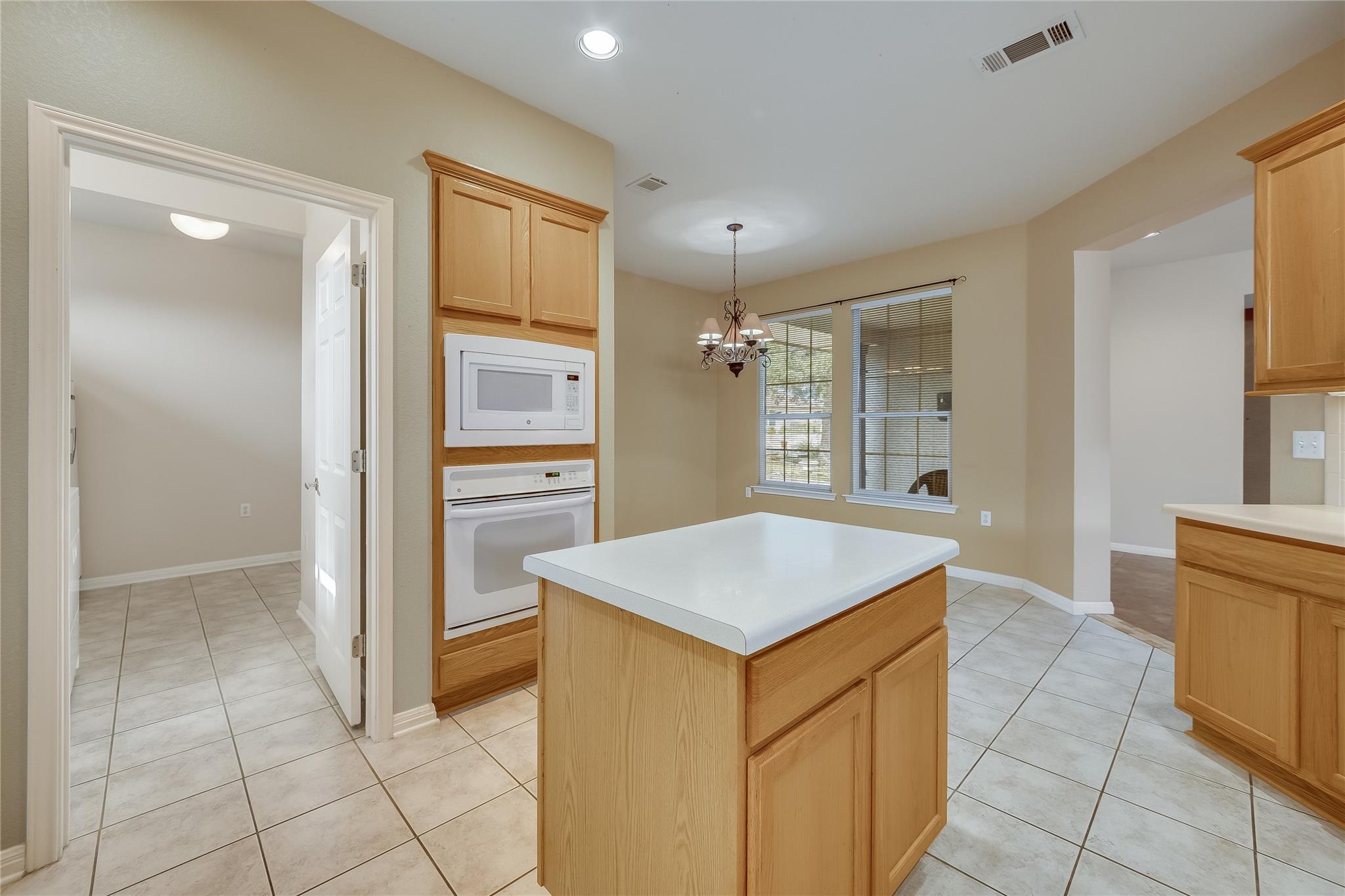 100 Bluestem Dr Property Photo 13