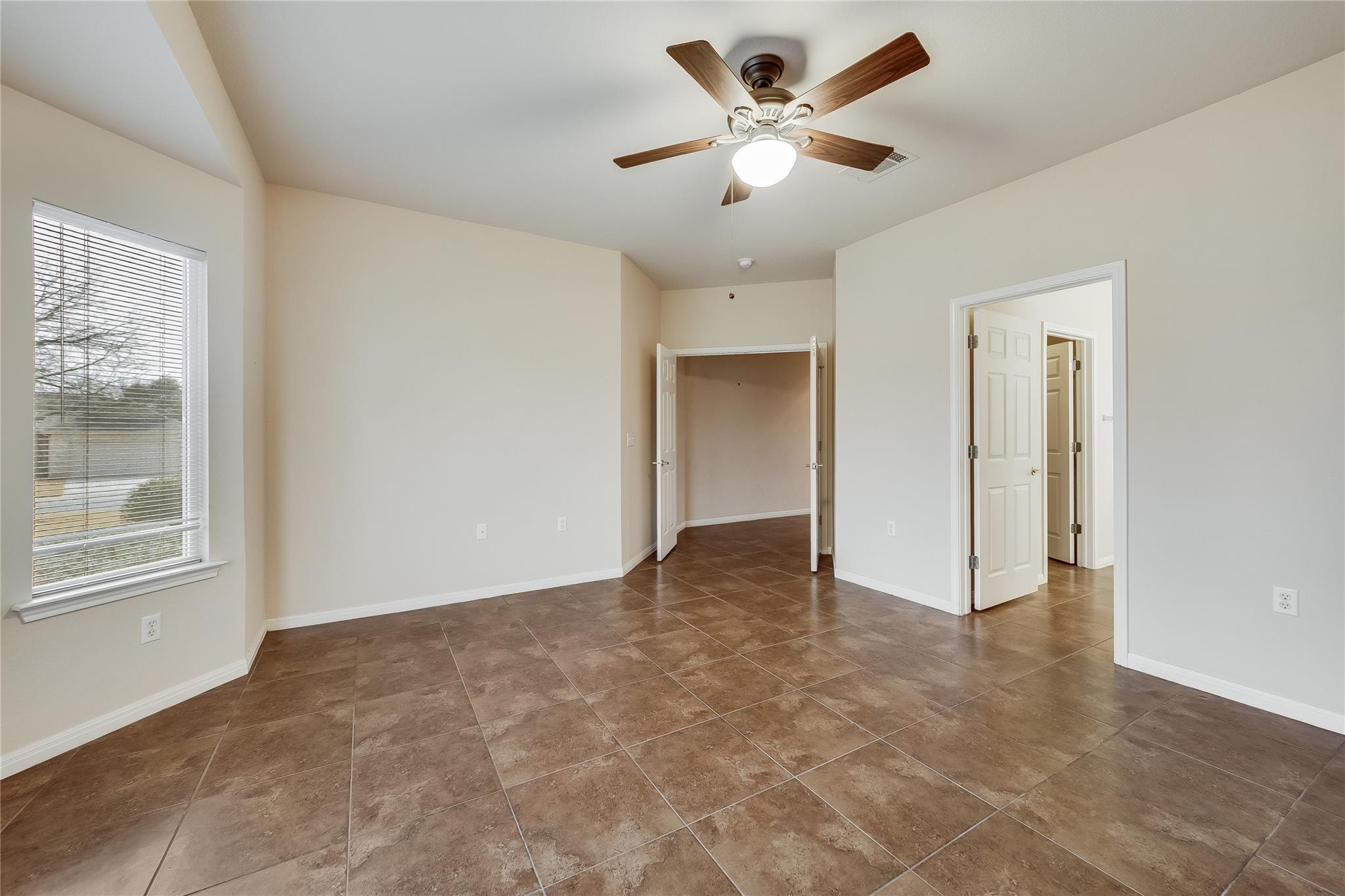 100 Bluestem Dr Property Photo 16