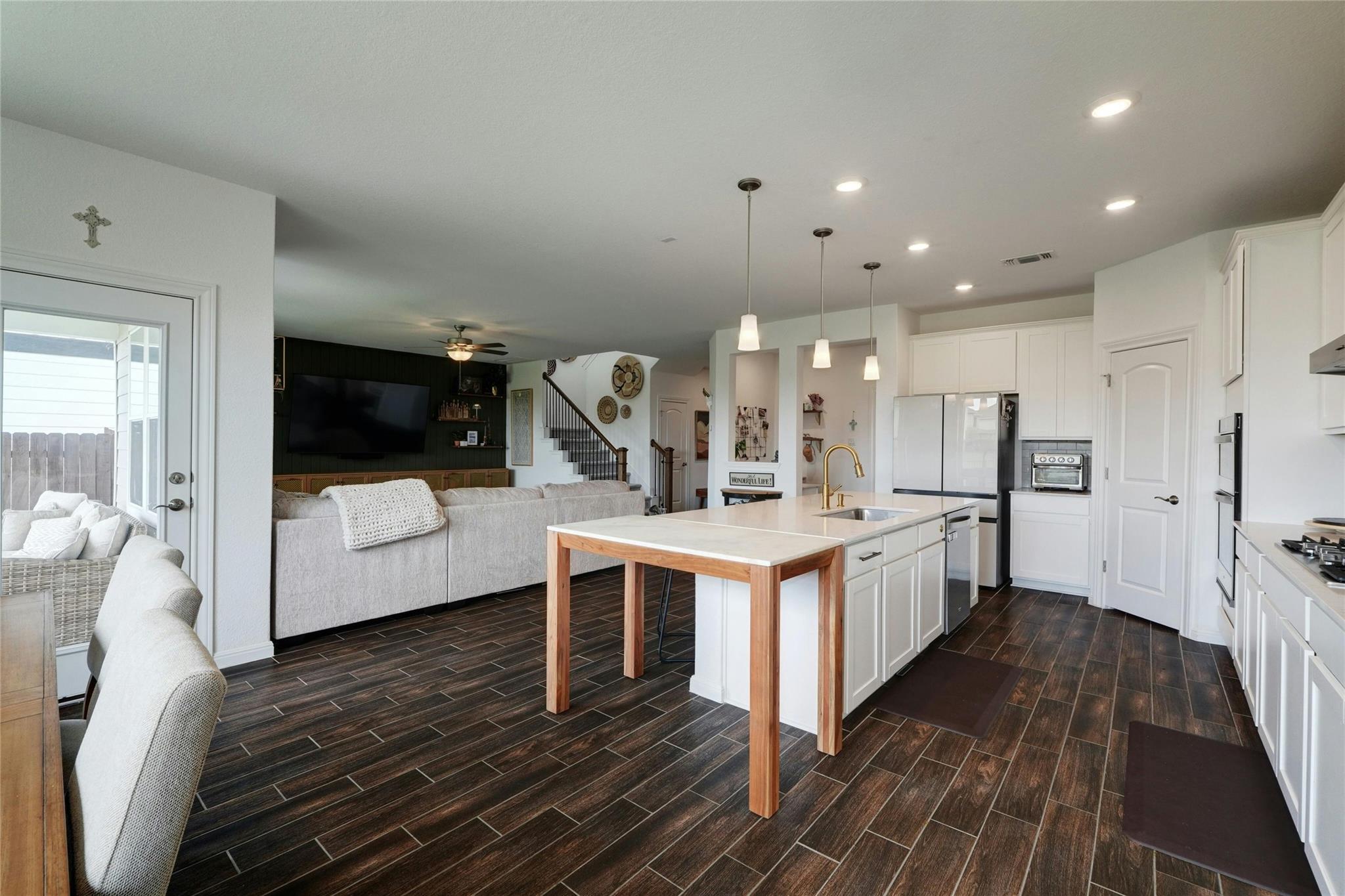 401 Georgia Lace Trl Property Photo 12