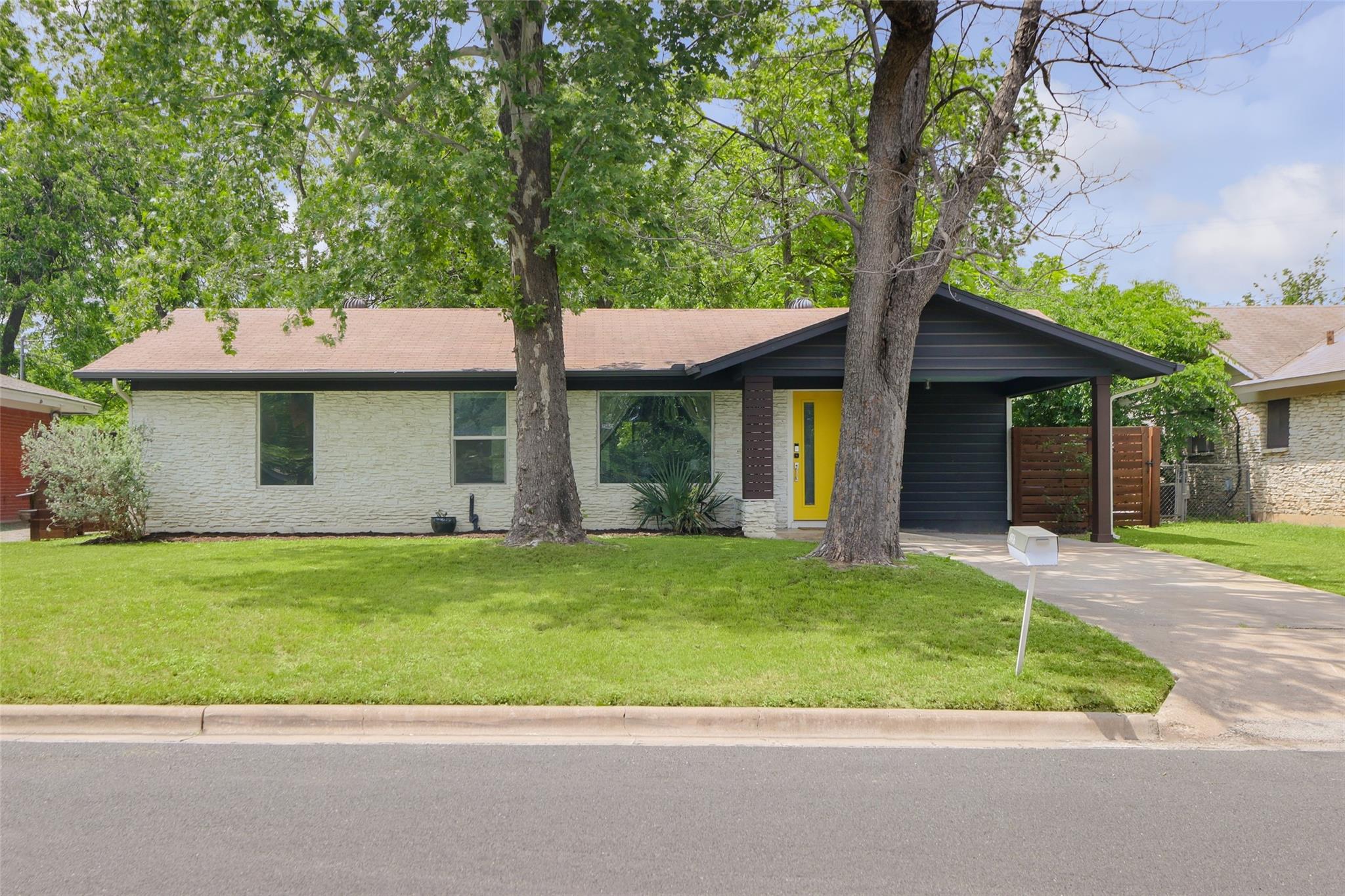 4906 Hilldale Dr Property Photo 1