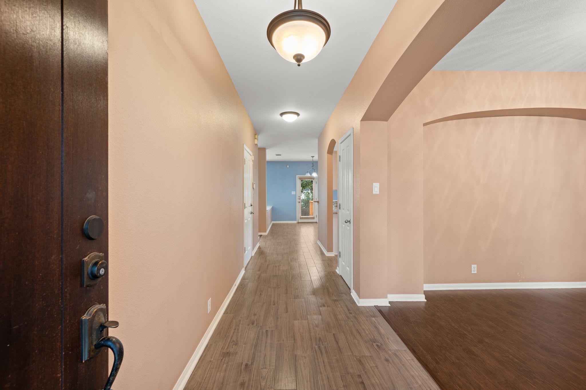 1006 Shadow Valley Cv Property Photo 3