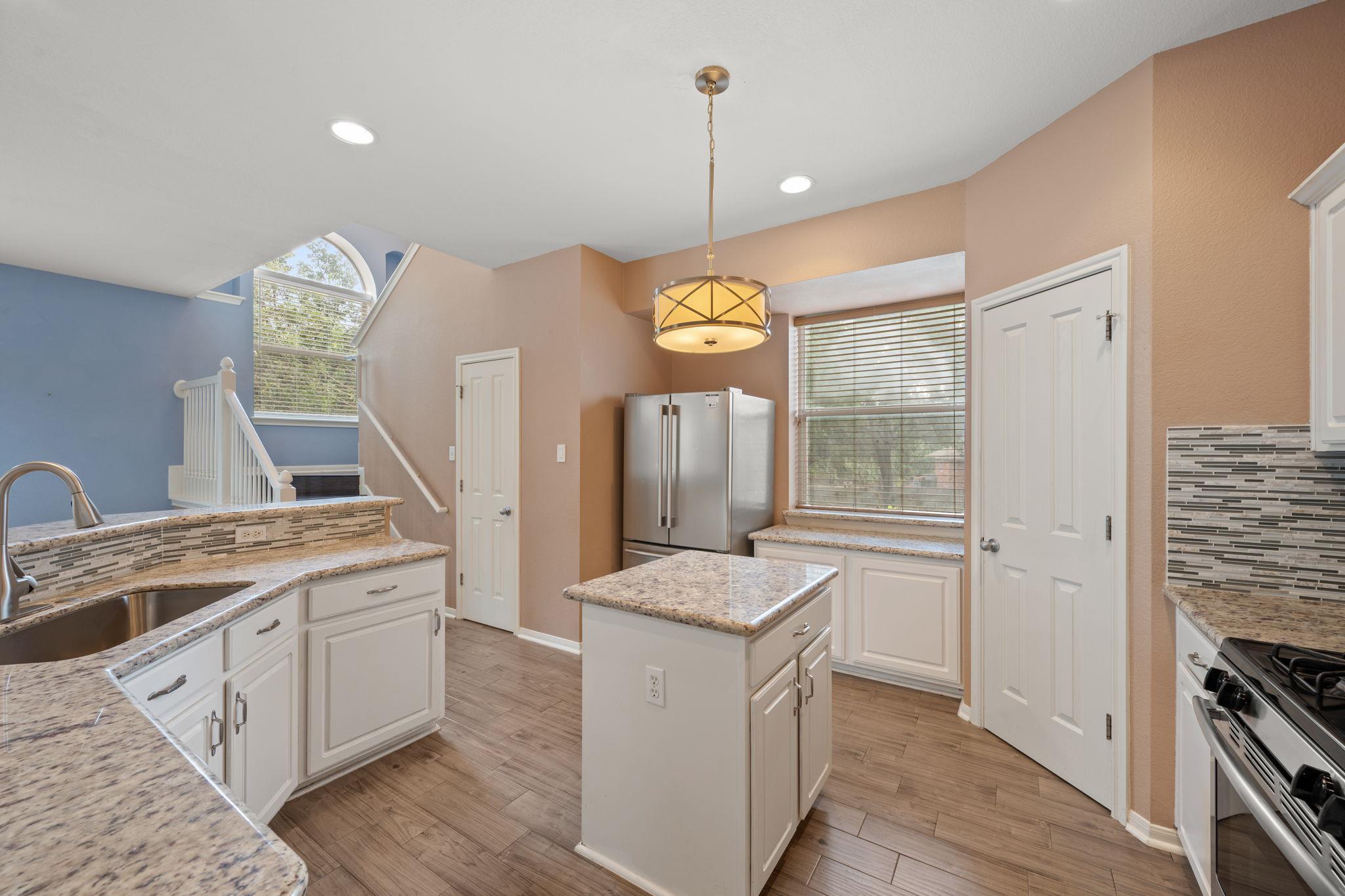 1006 Shadow Valley Cv Property Photo 7