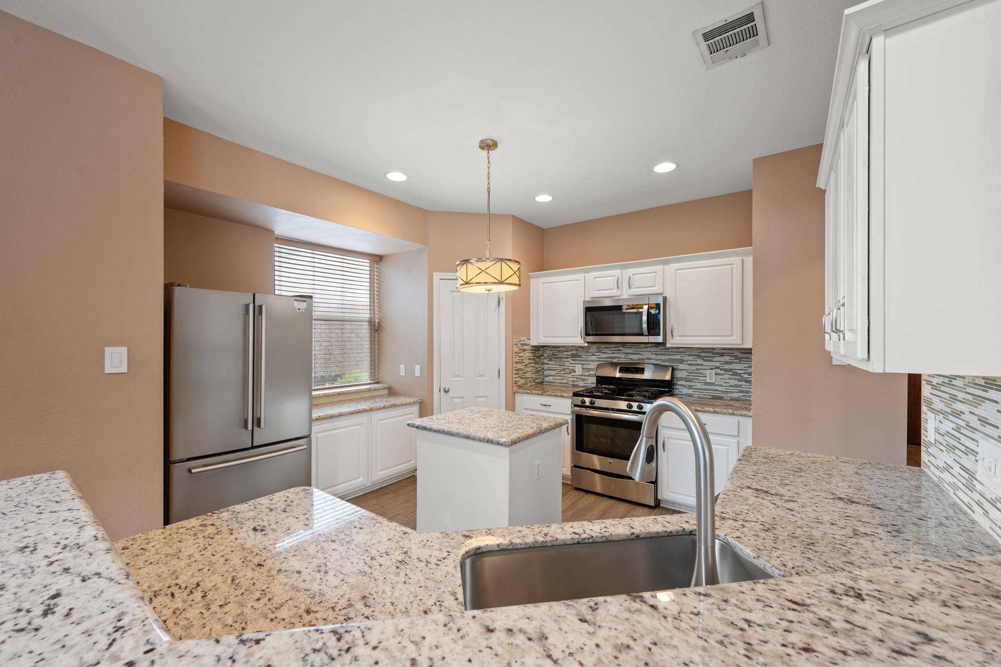1006 Shadow Valley Cv Property Photo 10