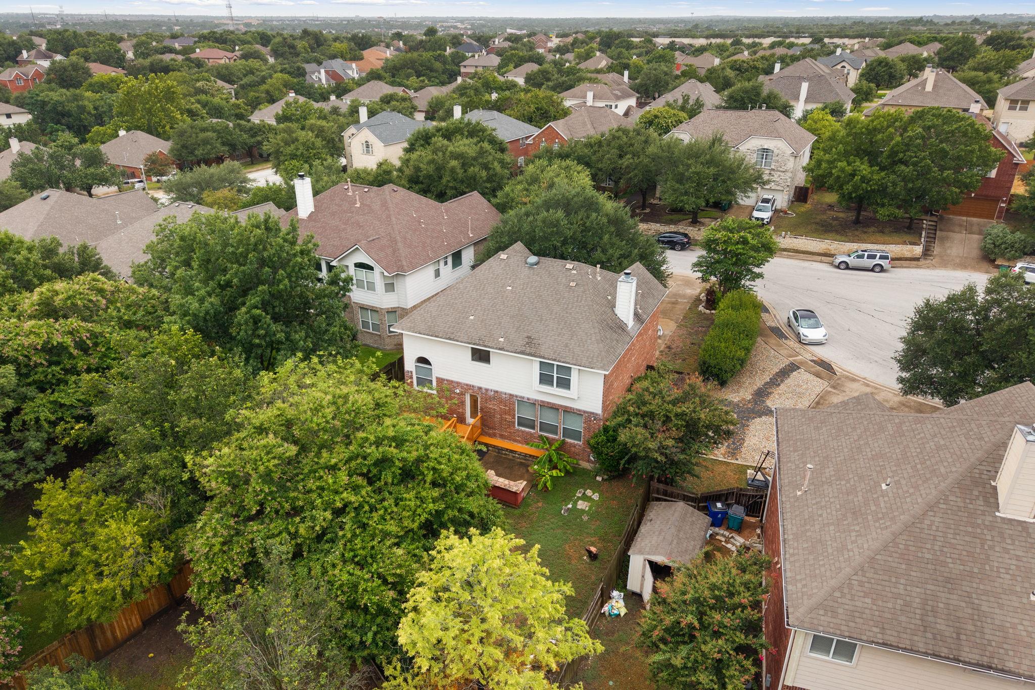 1006 Shadow Valley Cv Property Photo 35