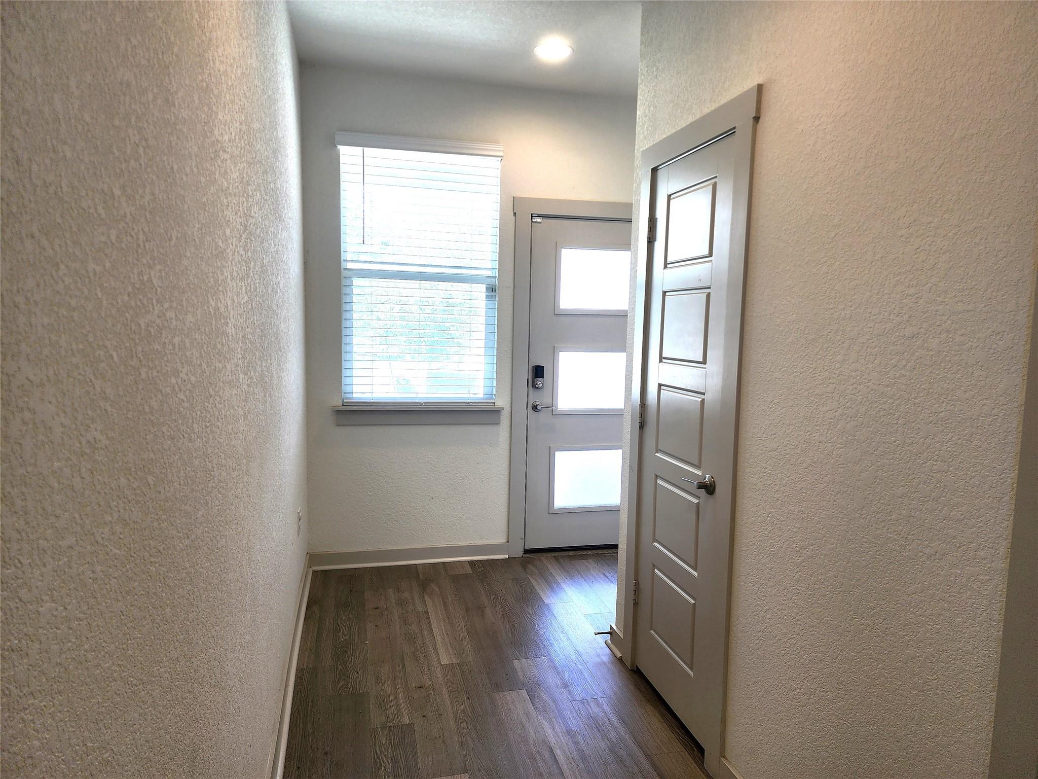 1041 Winnsboro Loop Property Photo 2
