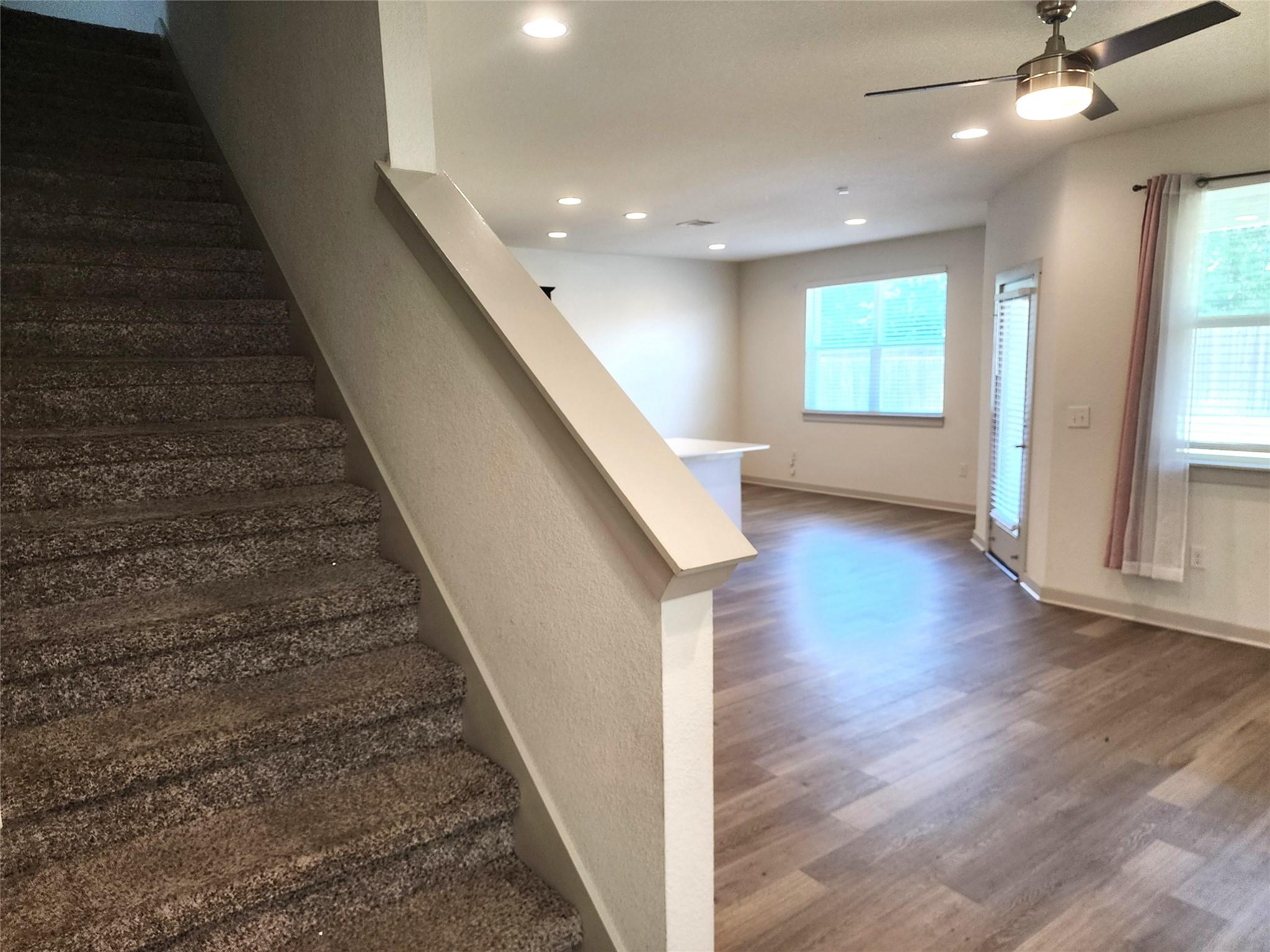 1041 Winnsboro Loop Property Photo 4
