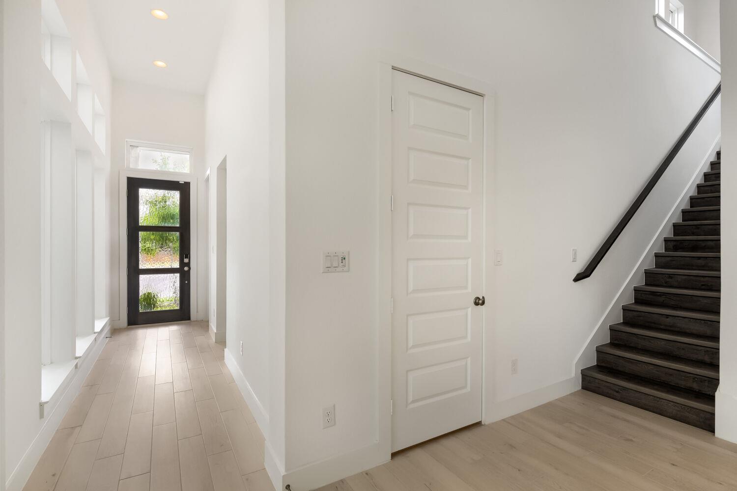 1505 Seeger Dr Property Photo 3