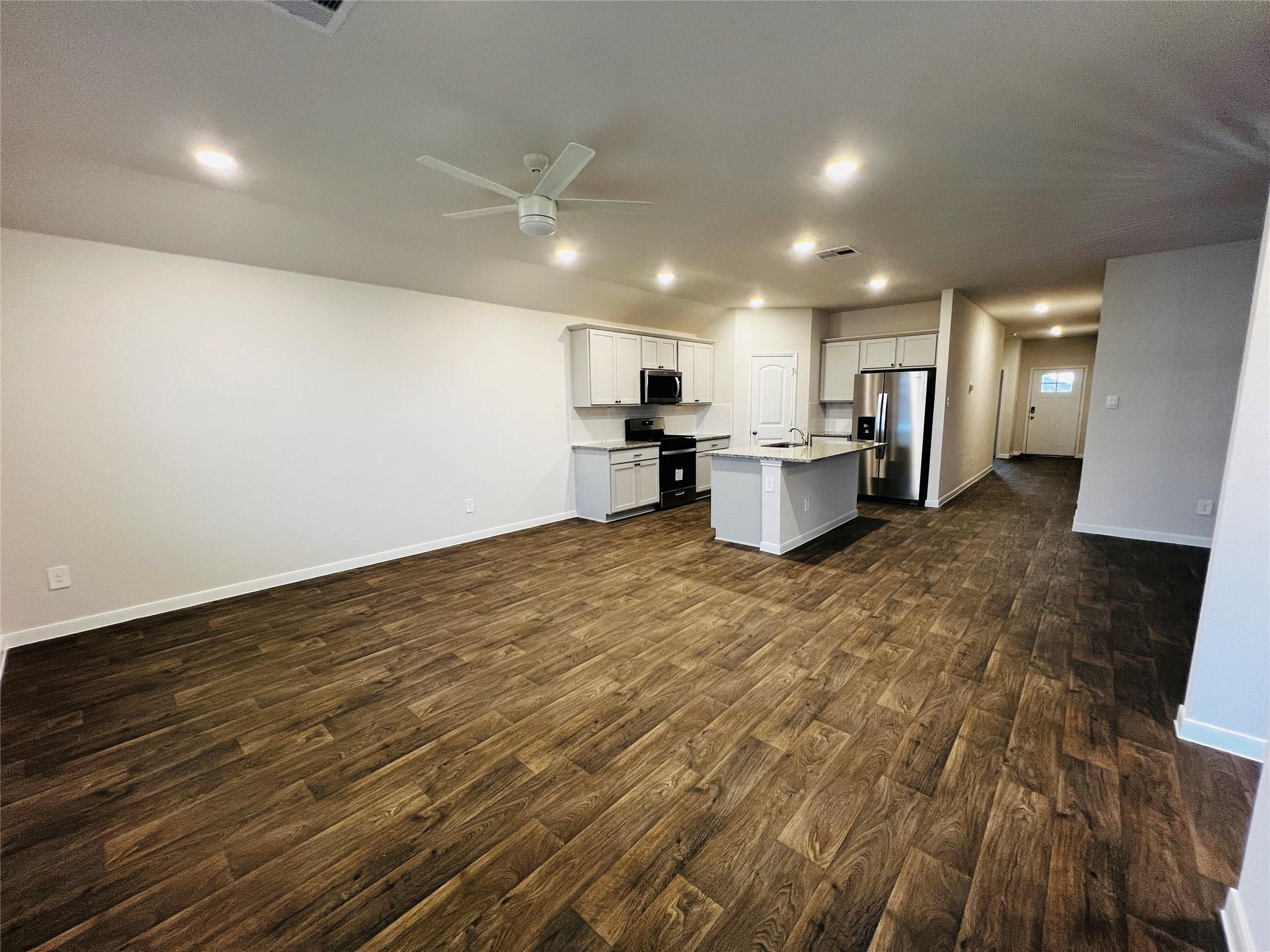 315 Darwin Pl Property Photo 2