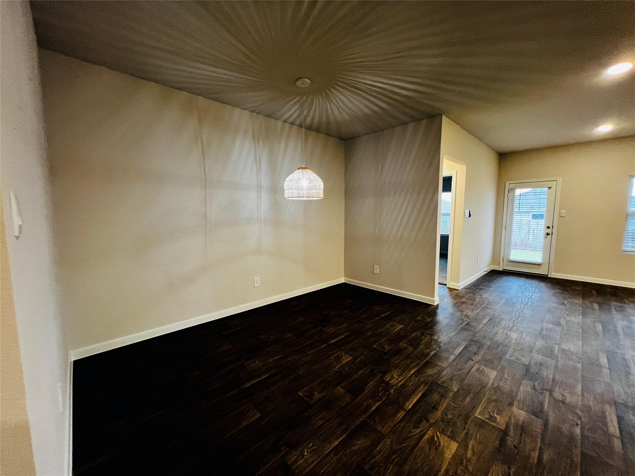 315 Darwin Pl Property Photo 5