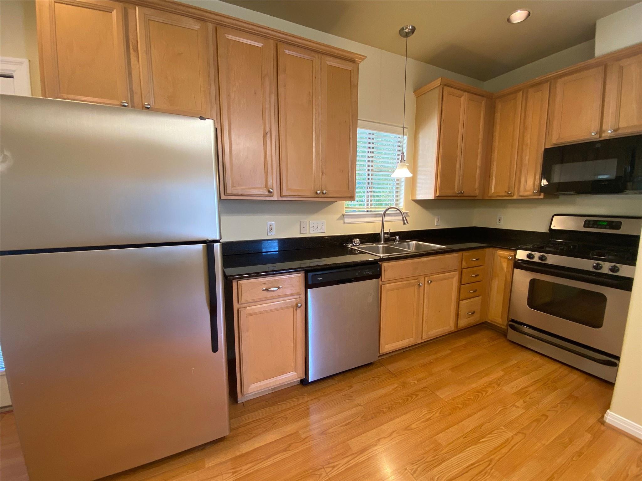 5502 Evans Ave #b Property Photo 2