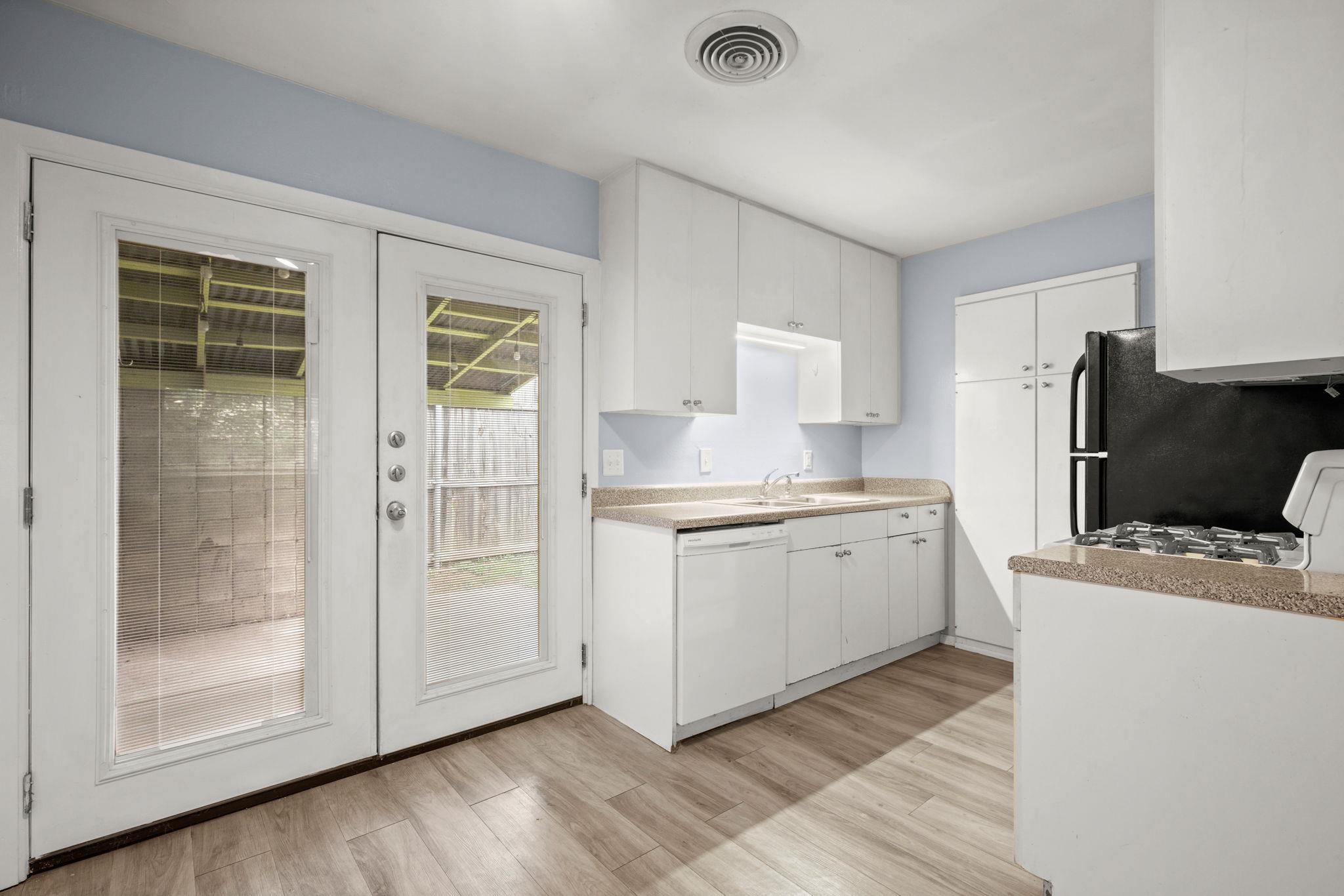 2021 Wheless Ln #a Property Photo 6